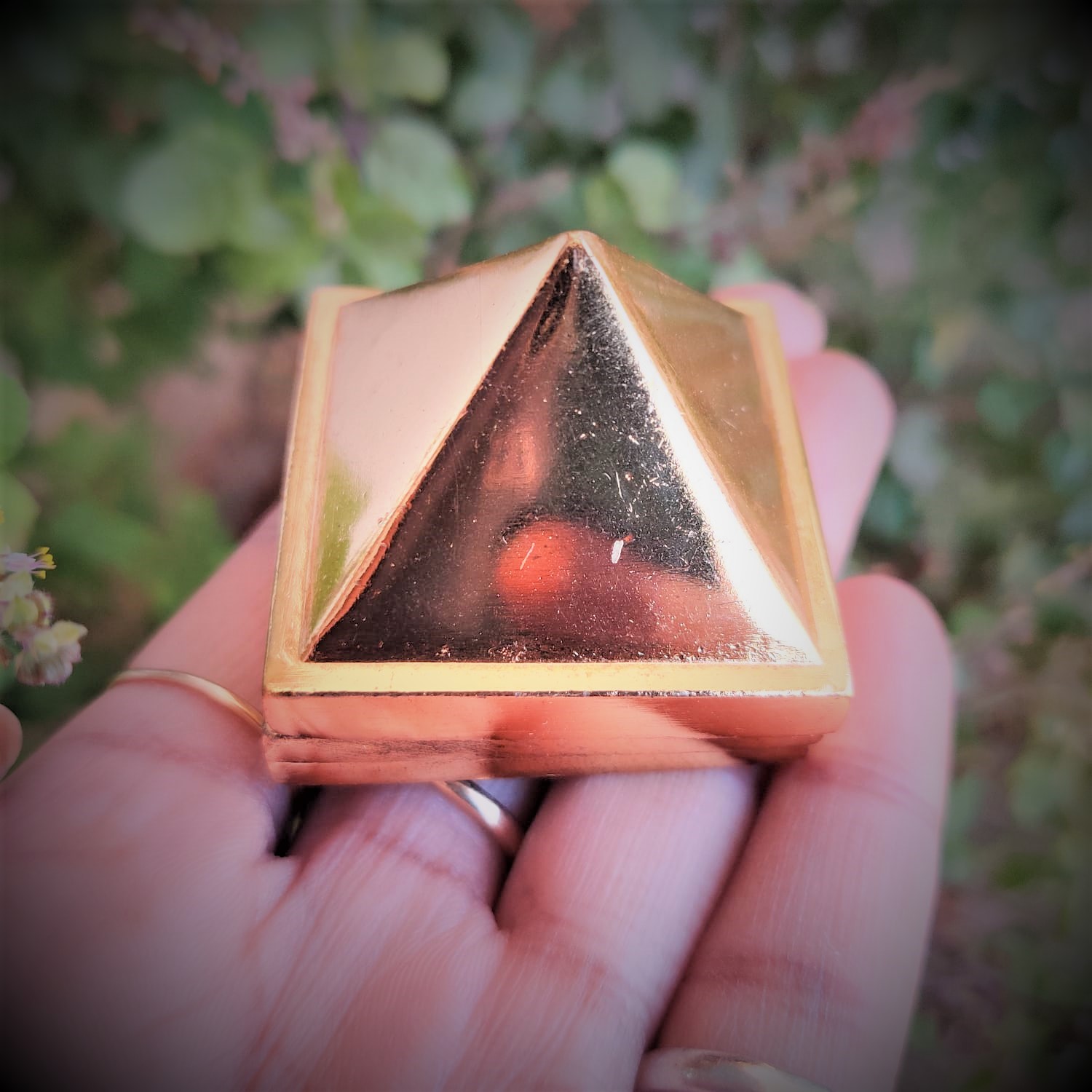 Vastu Metal pyramid - To increases the productivity in both quantity and quality