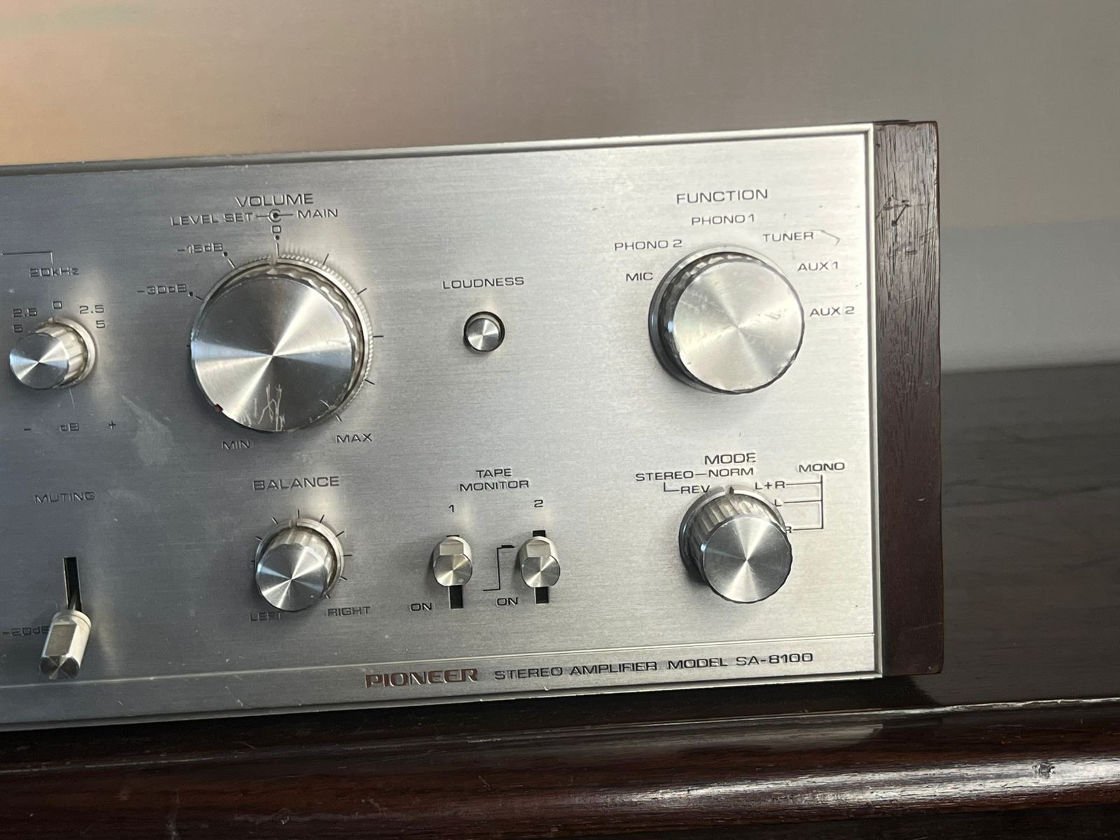 Pioneer SA-8100 Stereo Amplifier