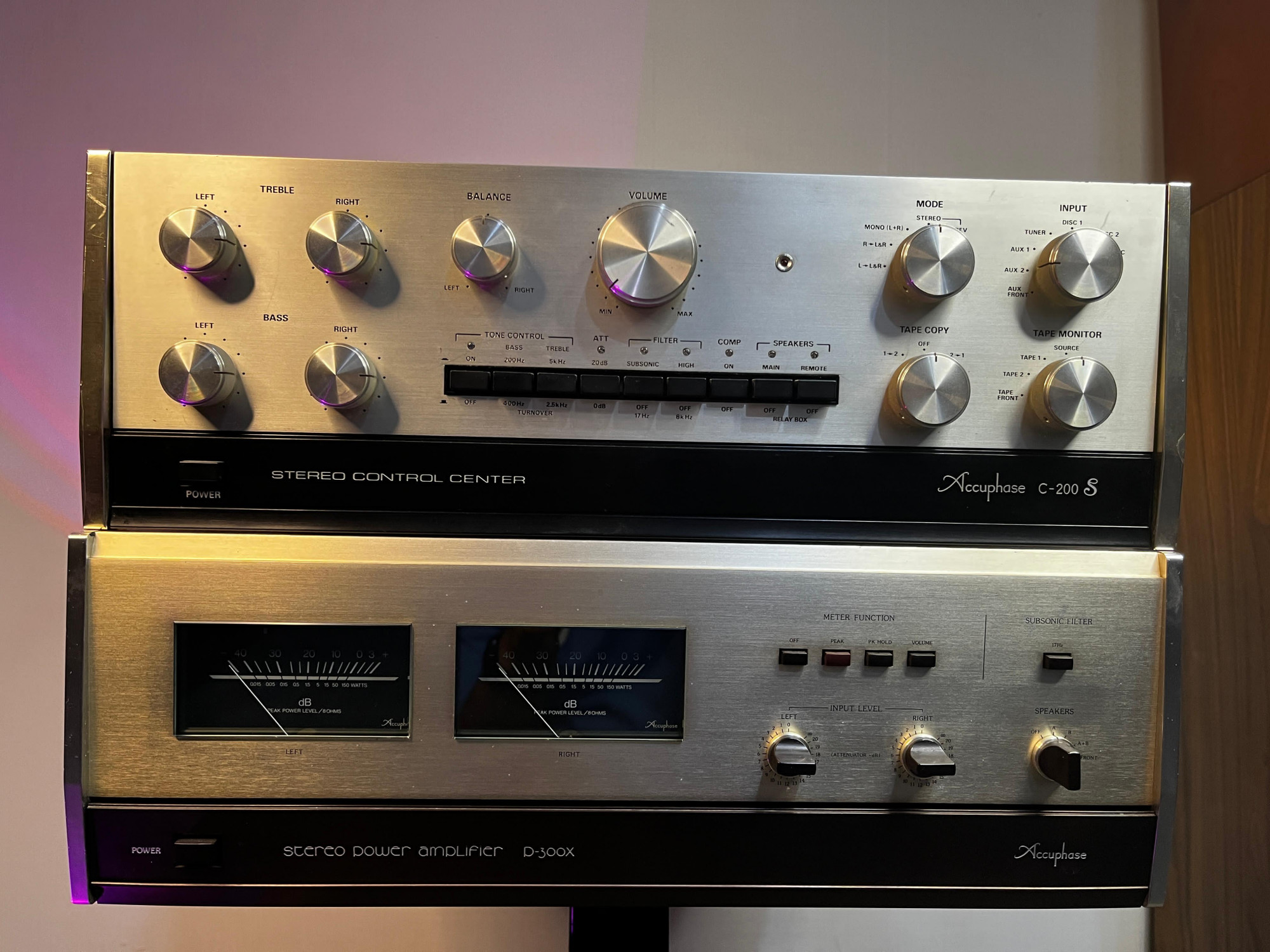 Accuphase C-200 and Accuphase P-250