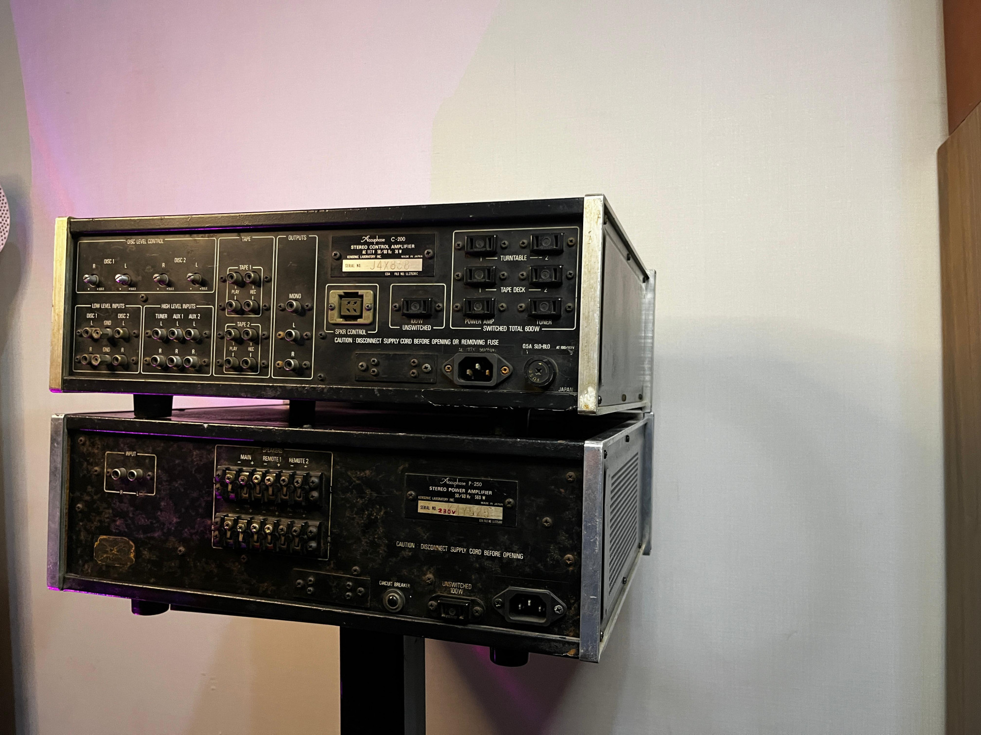 Accuphase C-200 and Accuphase P-250