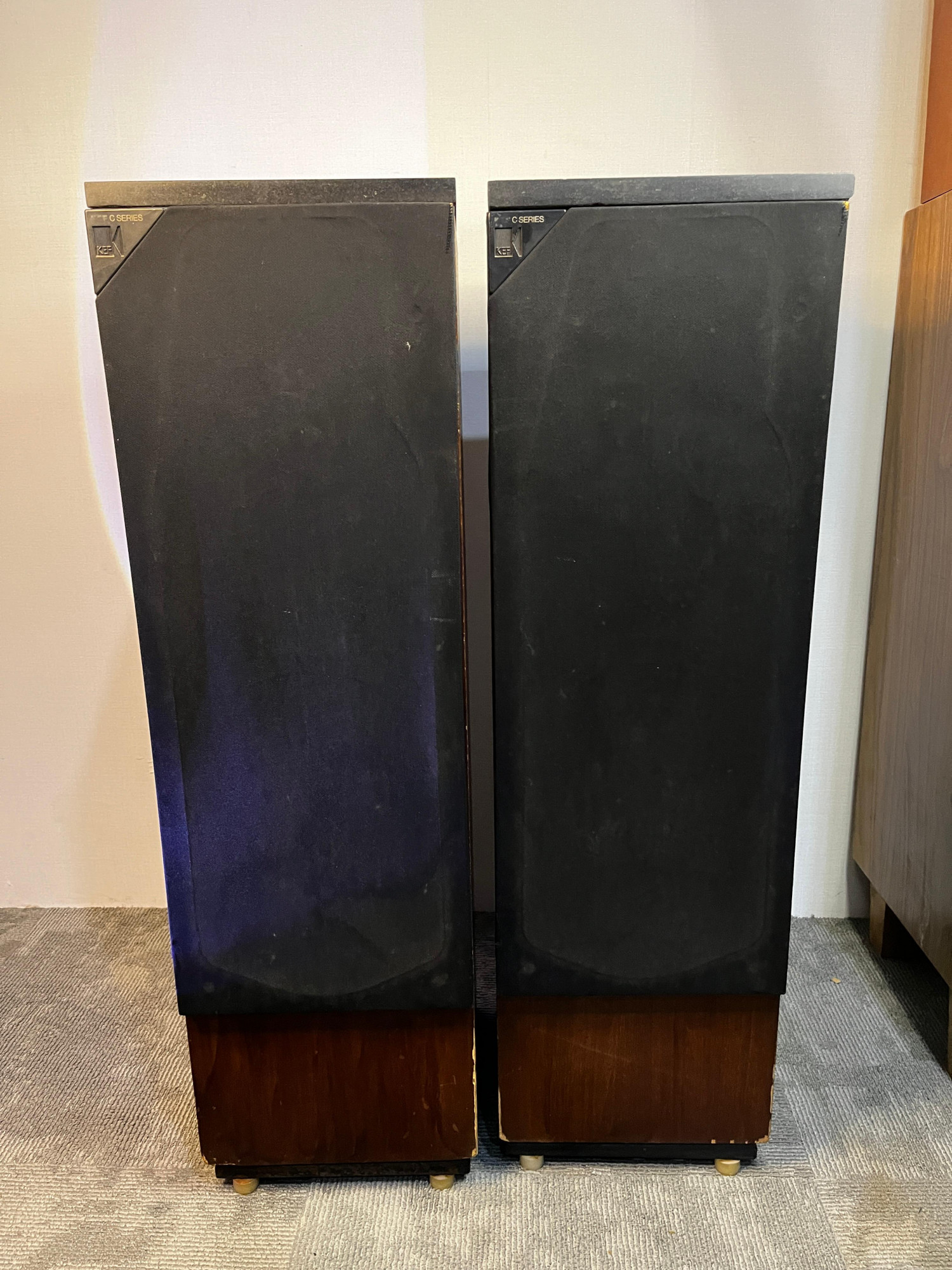 KEF C series C80