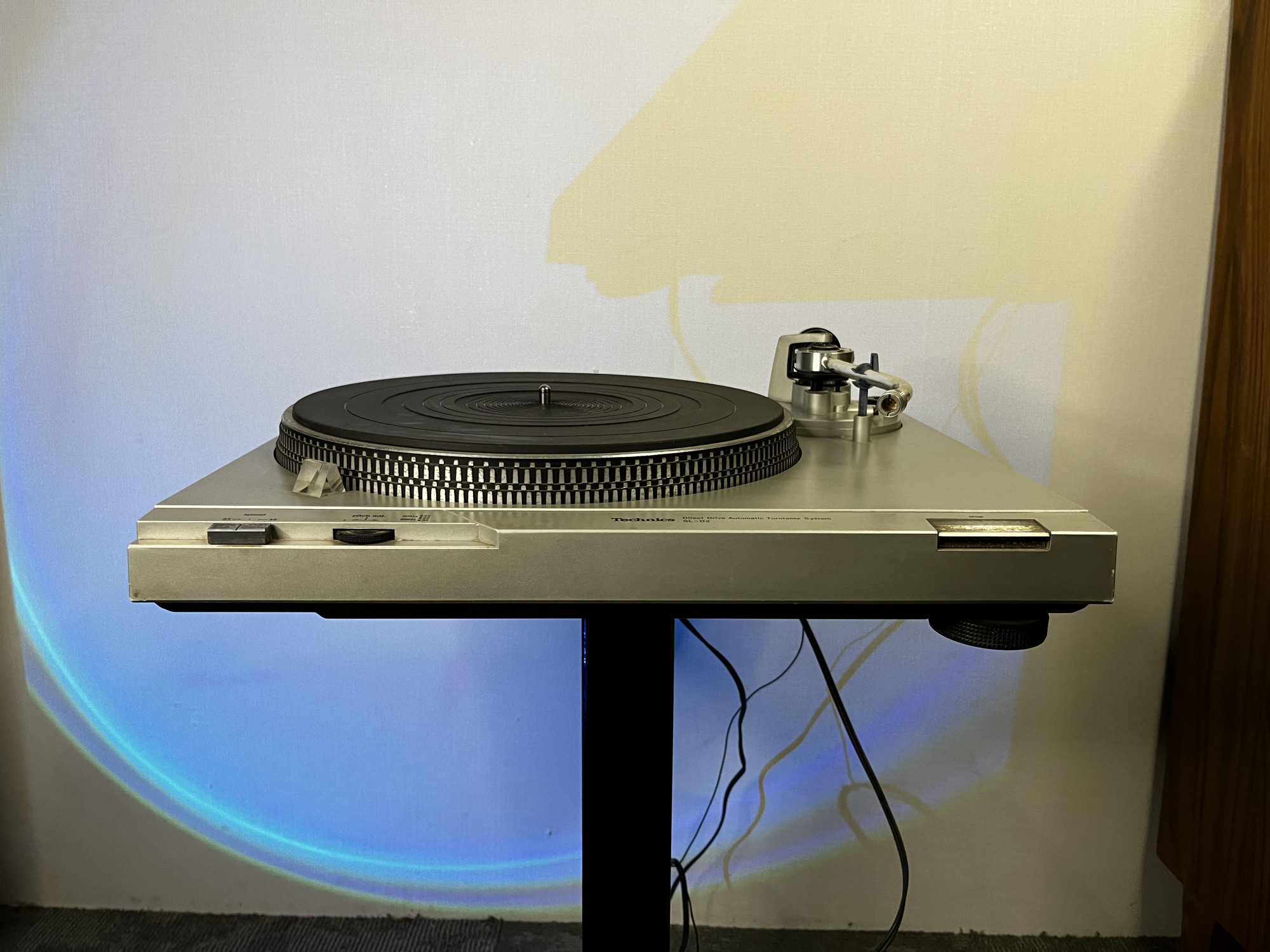 Technics SL- D2 direct drive automatic turntable system