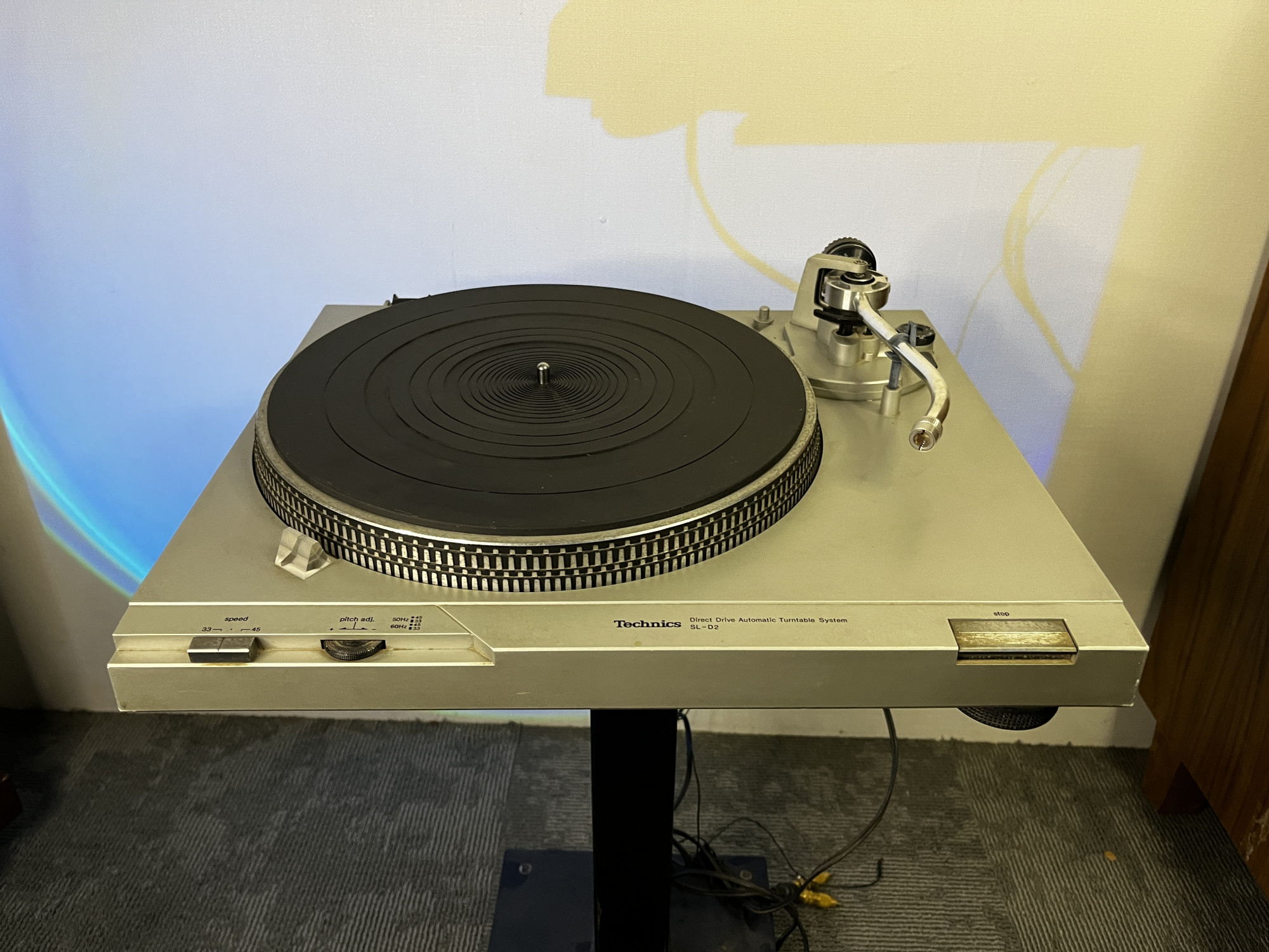 Technics SL- D2 direct drive automatic turntable system