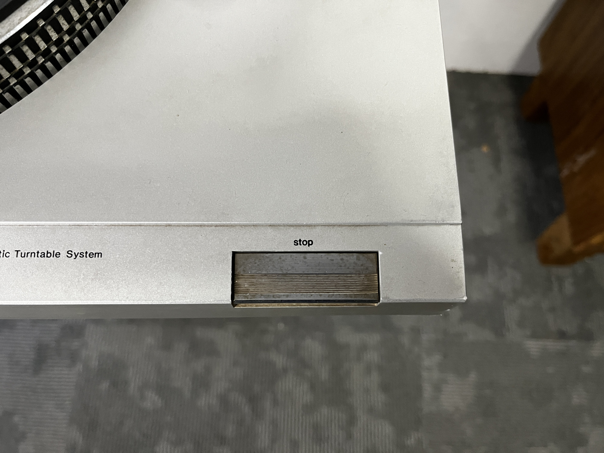 Technics SL- D2 direct drive automatic turntable system