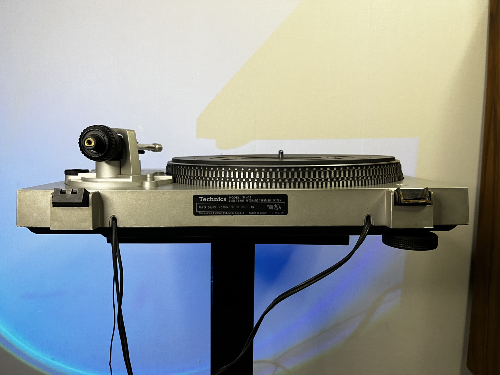 Technics SL- D2 direct drive automatic turntable system