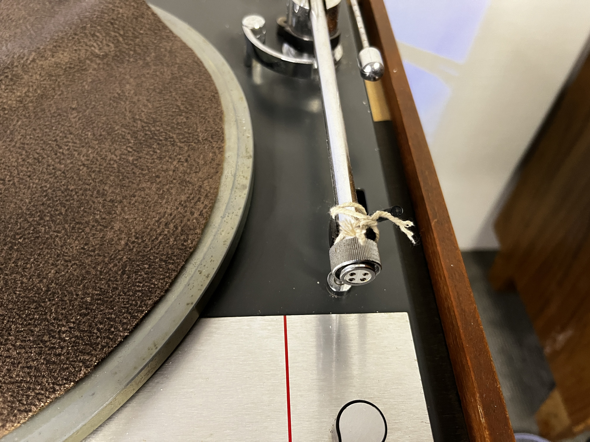 Goldring-Lenco GL75 Turntable