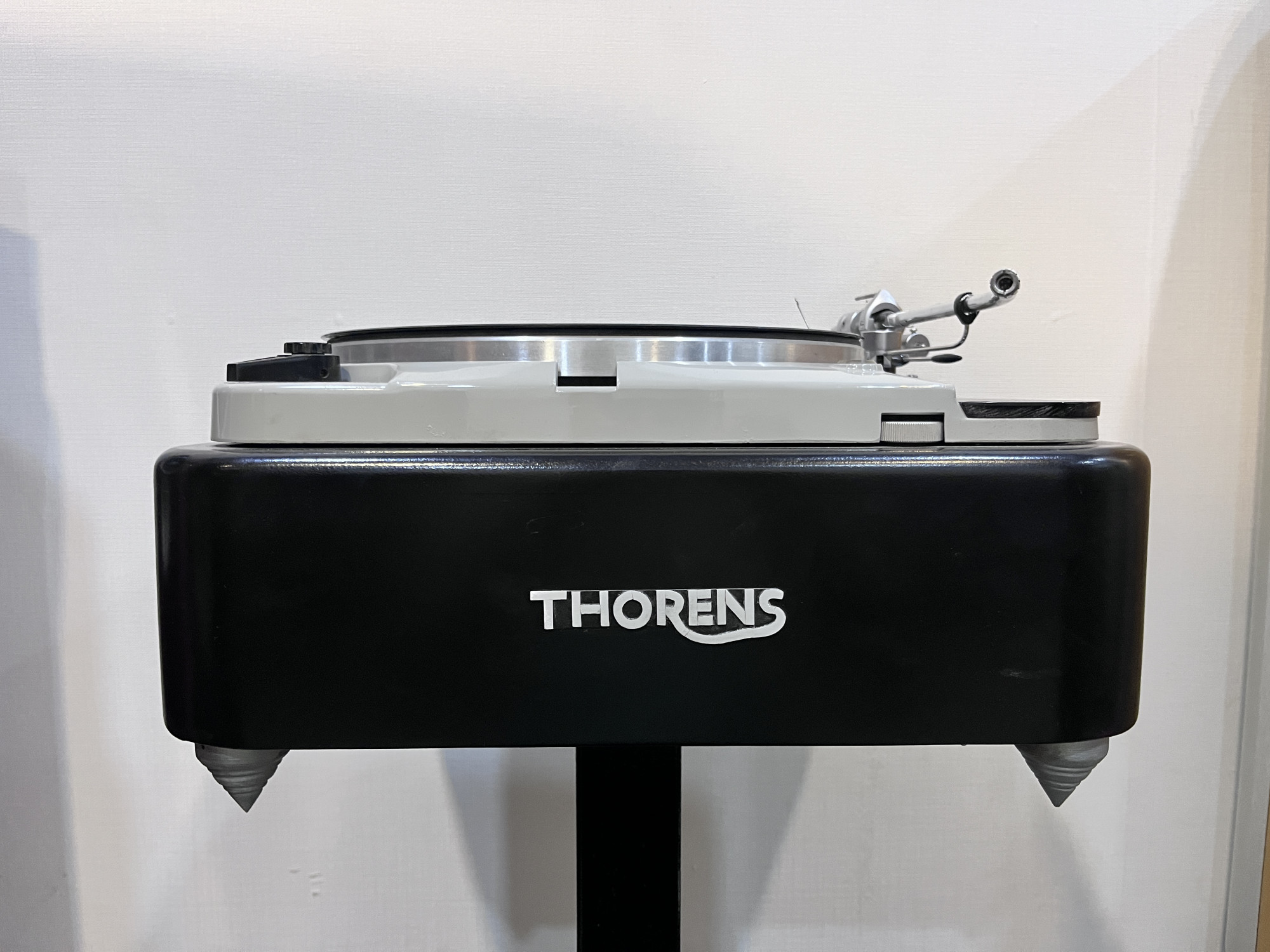 Thorens TD124 MKII turntable