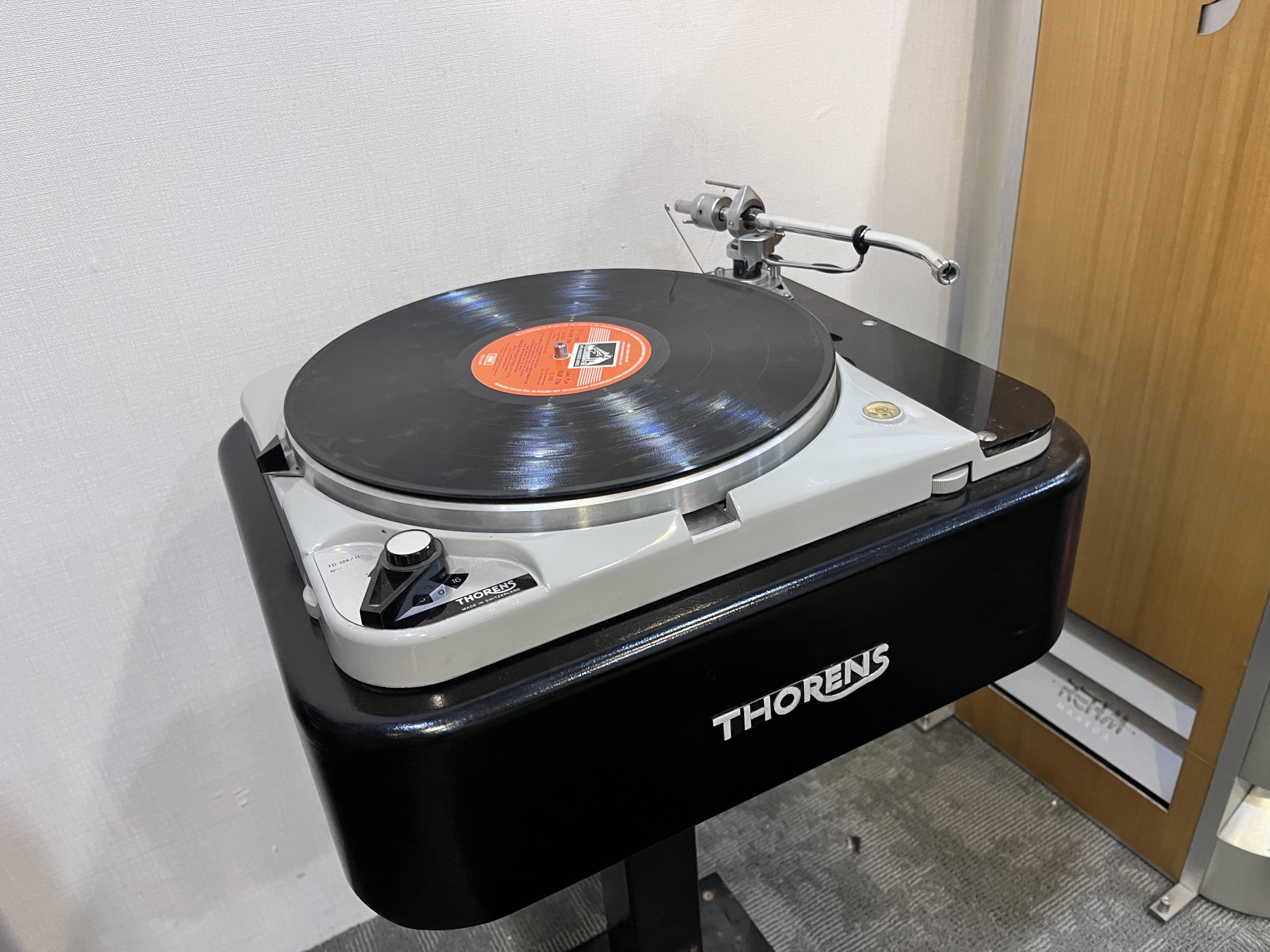 Thorens TD124 MKII turntable