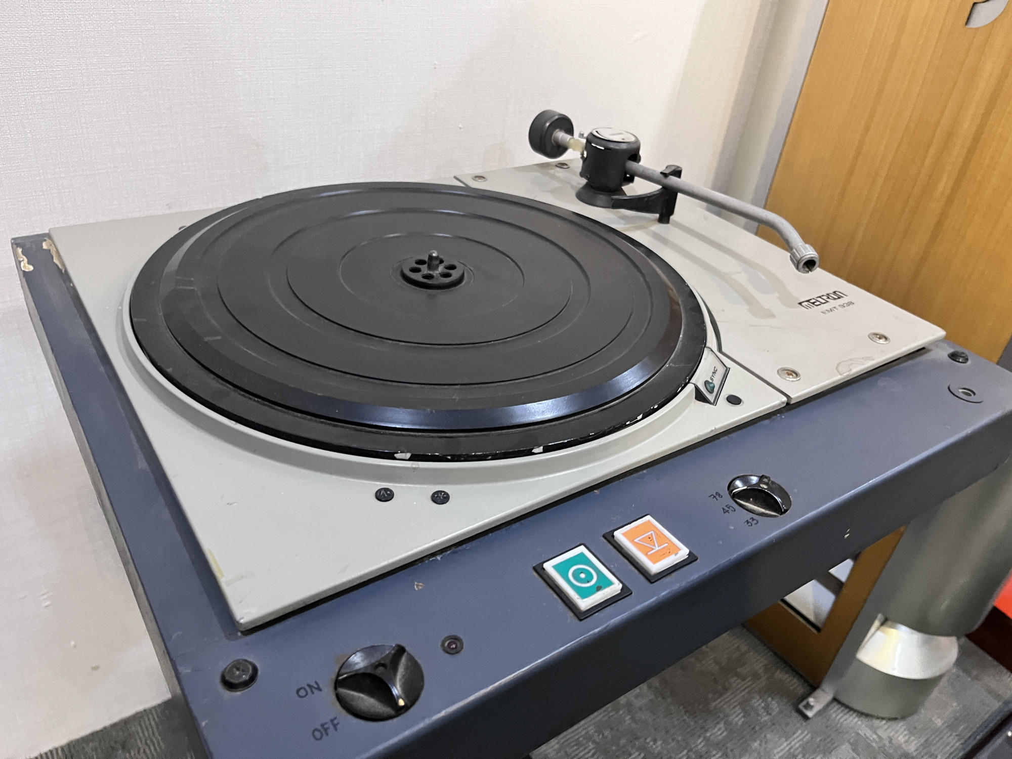 Meltron EMT 938 turntable
