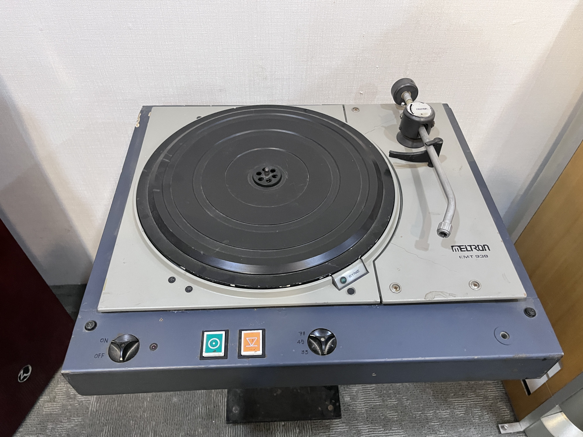 Meltron EMT 938 turntable