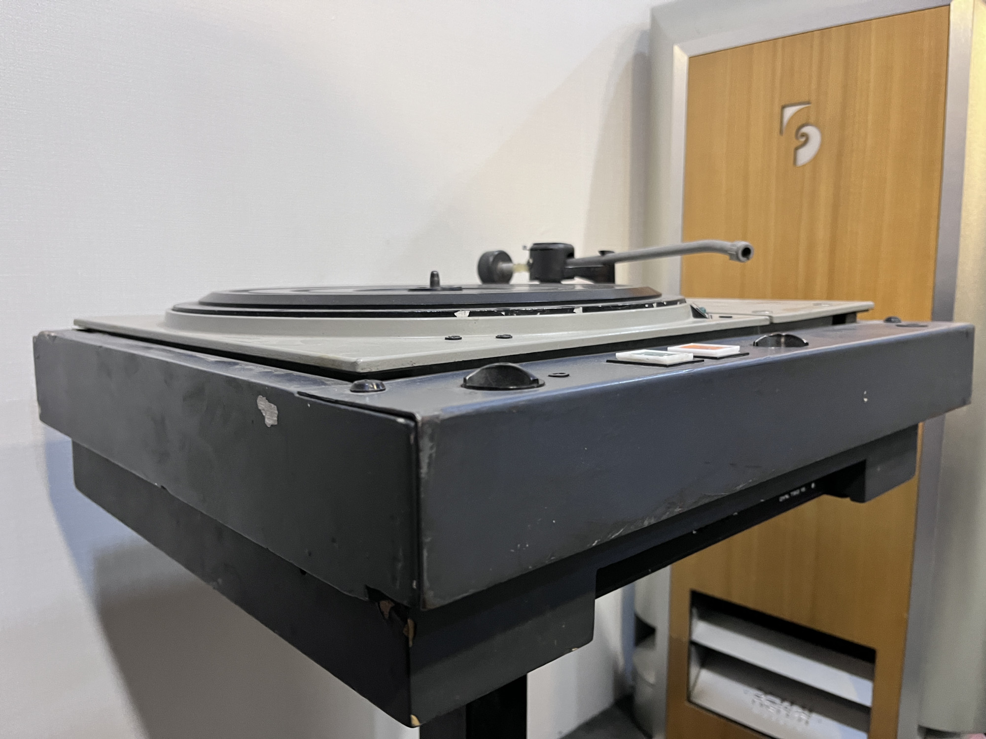 Meltron EMT 938 turntable