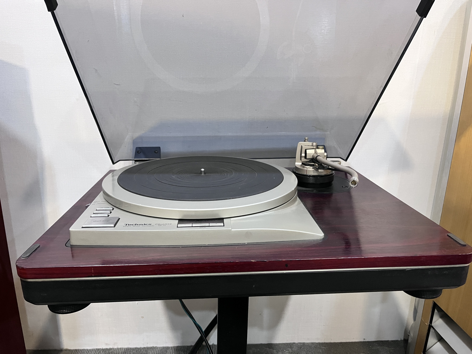 Technics Quartz SP-15 direct drive turntable