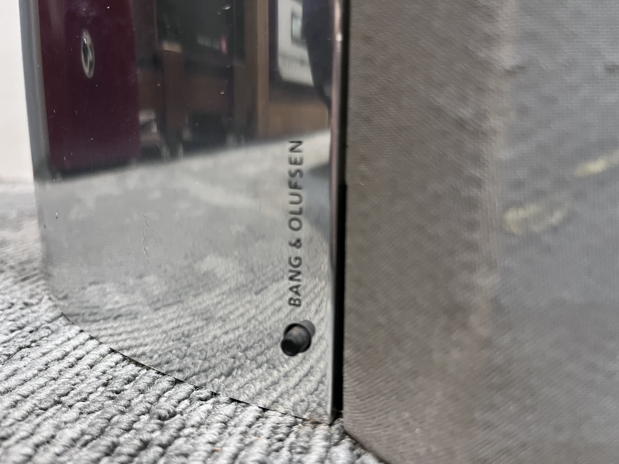 Bang Olufsen BeoLab 4000