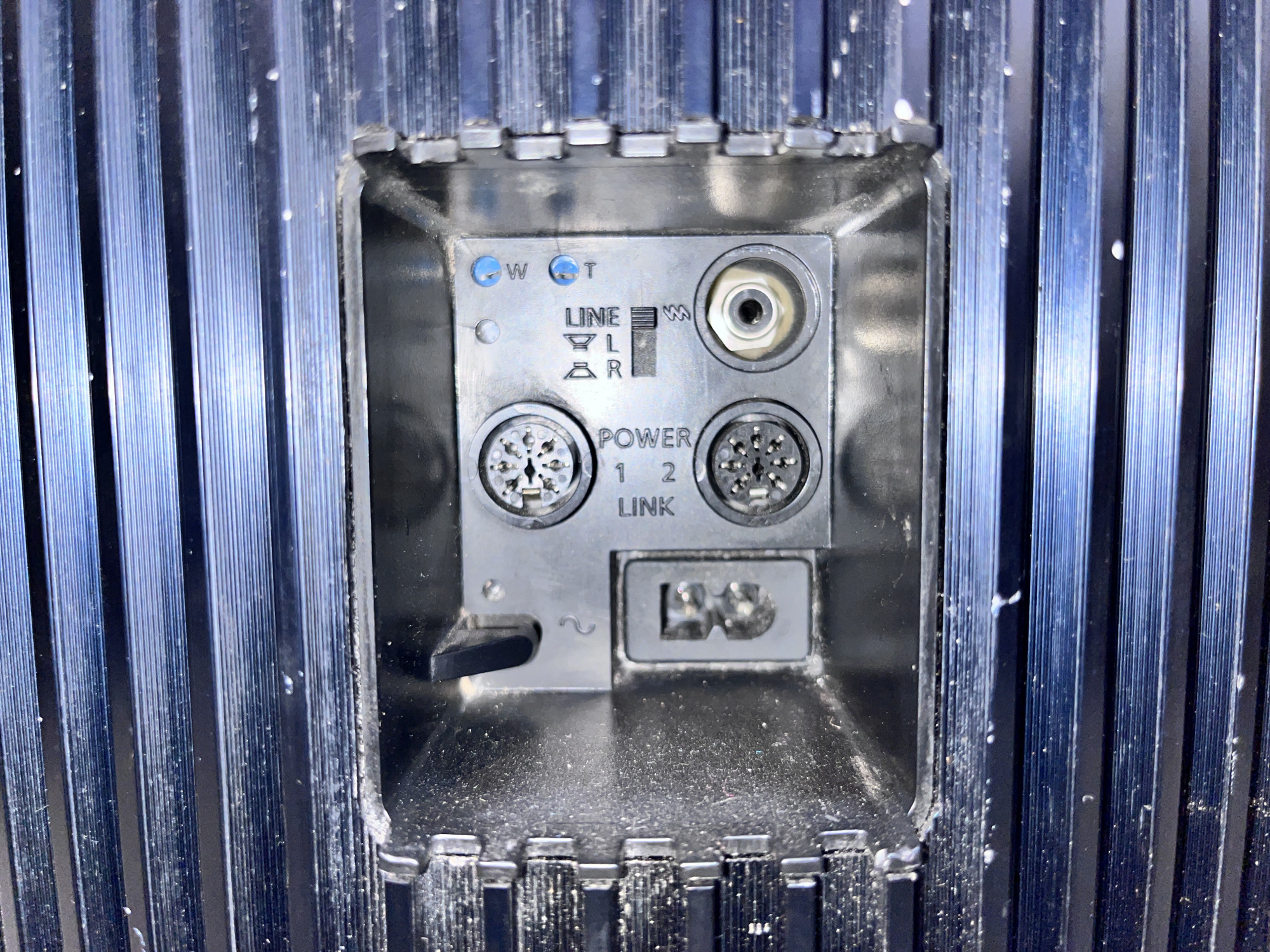 Bang Olufsen BeoLab 4000