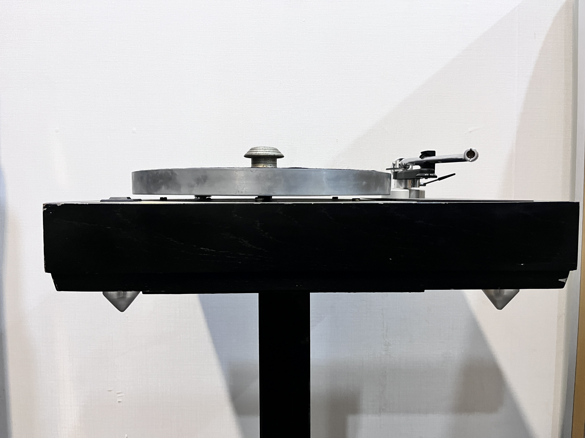Linn Sondek LP 12 turntable