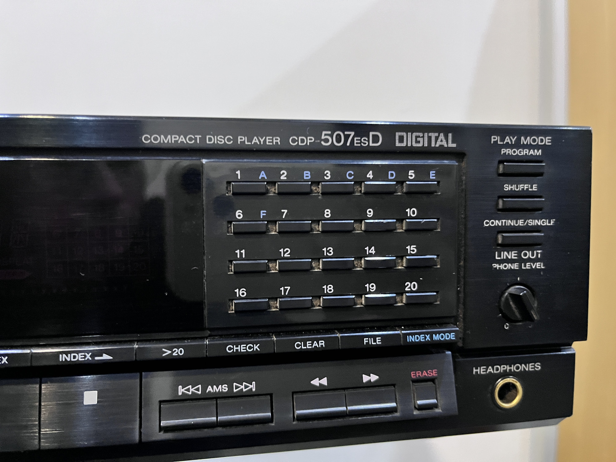 Sony Compact Disc Player CDP-507ESD