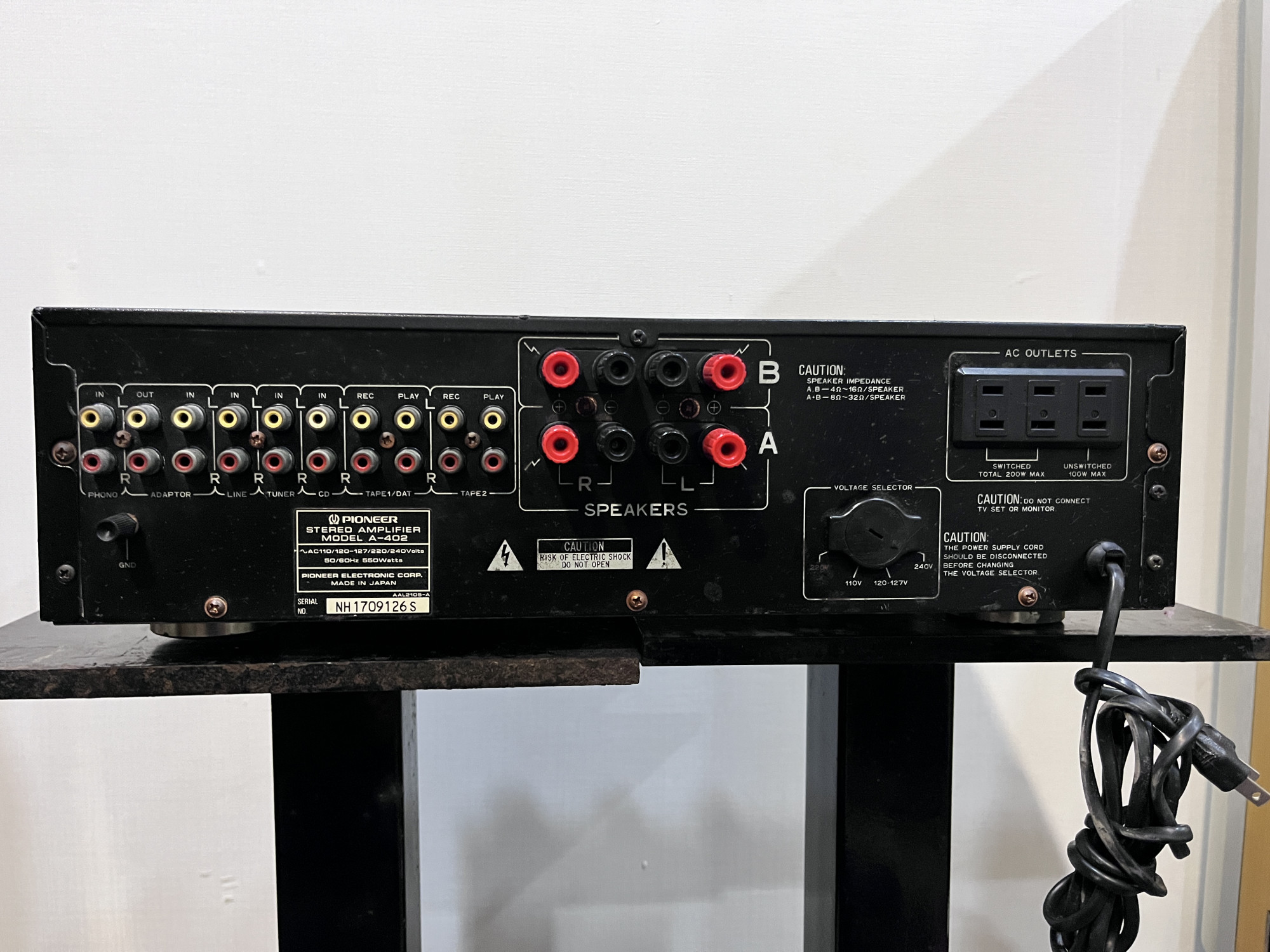 Pionner Stereo Amplifier A-402