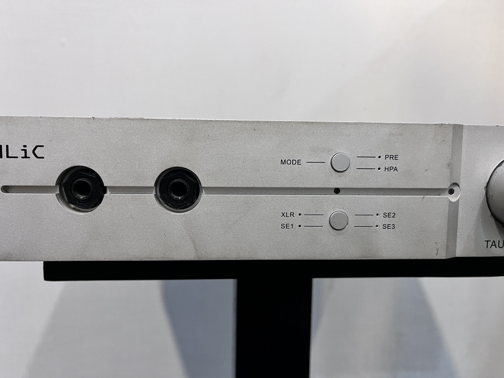 Auralic taurus pre balance line stage pre amplifier
