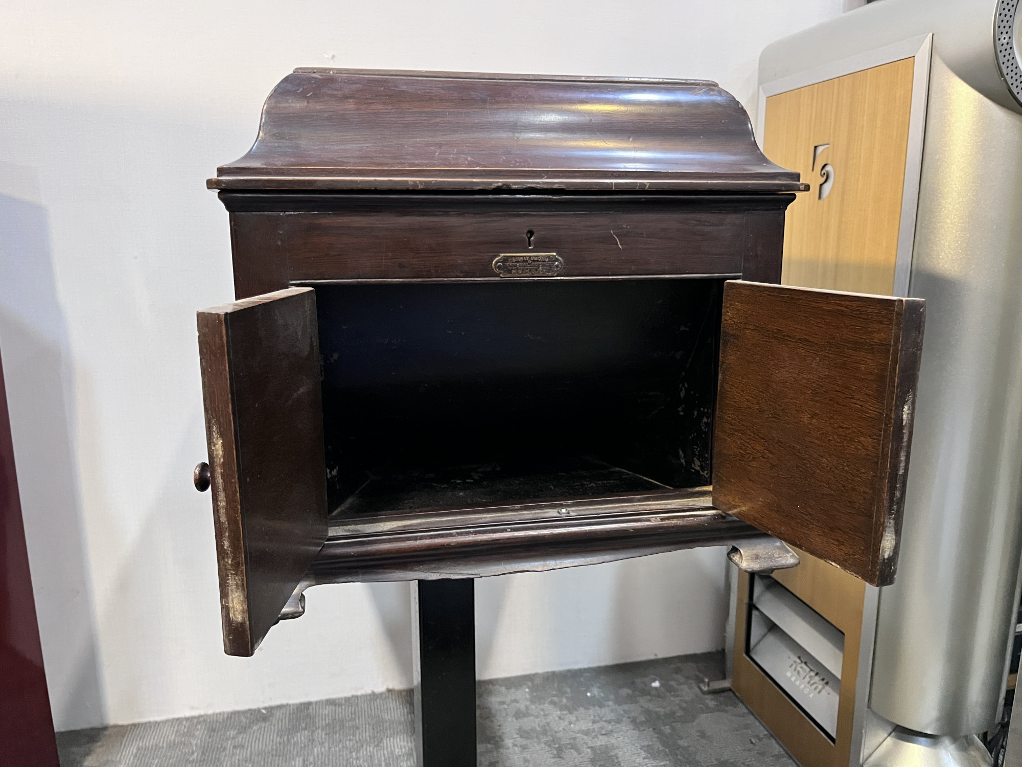 Primaphone Bombay Gramophone