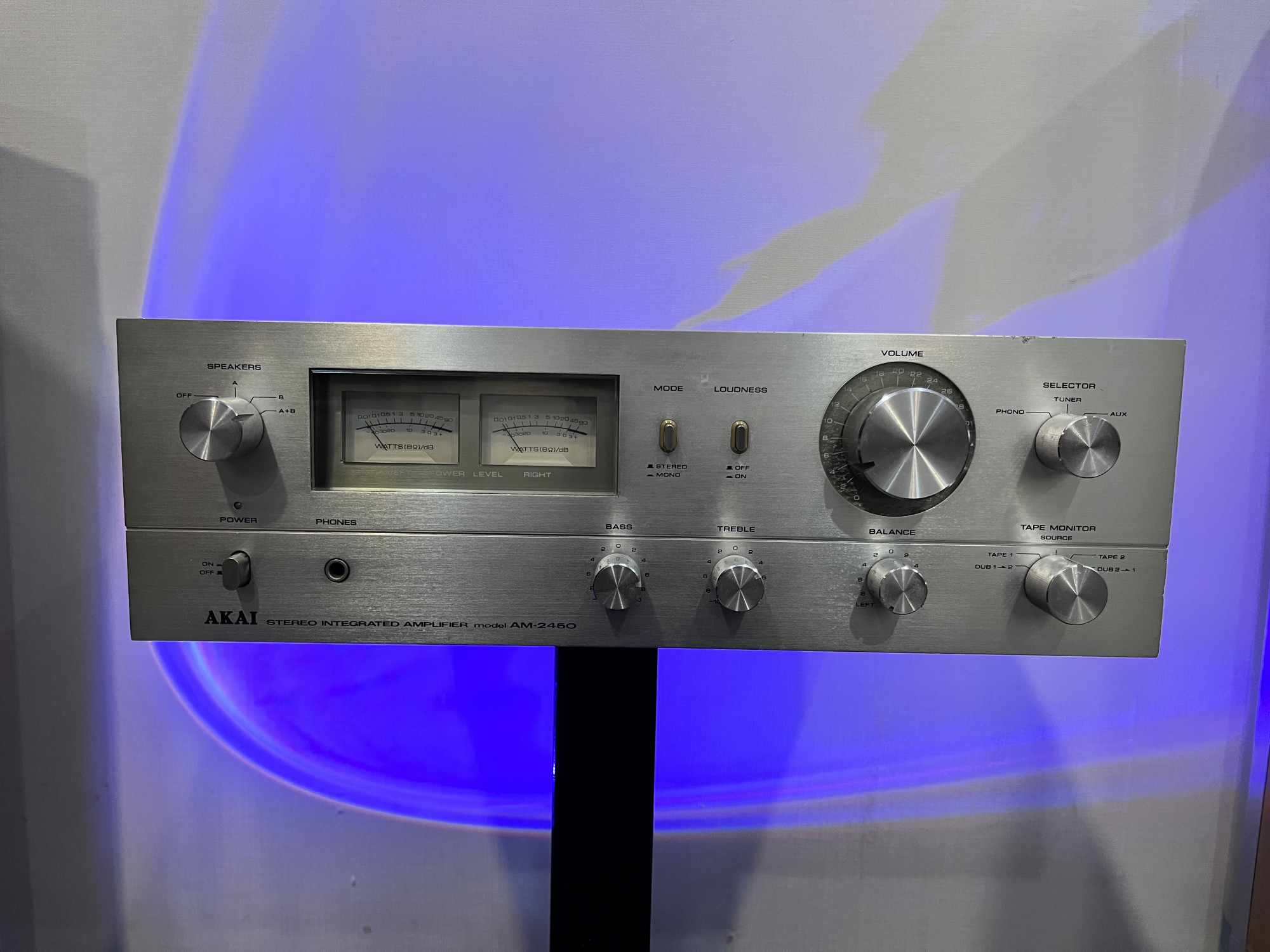 Akai stereo integrated amplifier M-2450