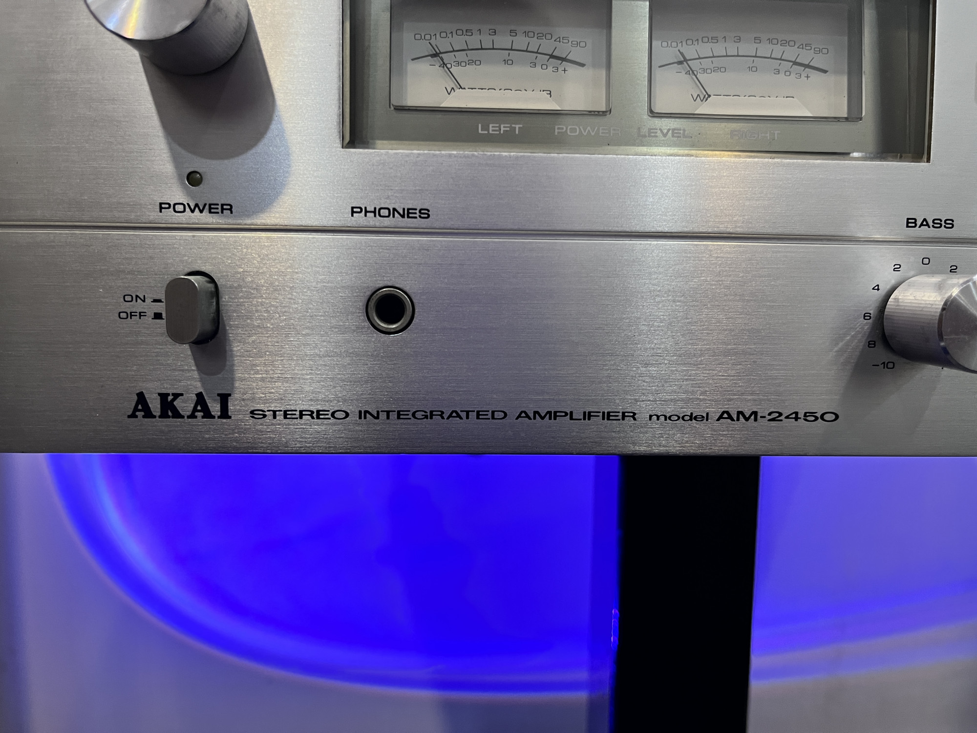 Akai stereo integrated amplifier M-2450