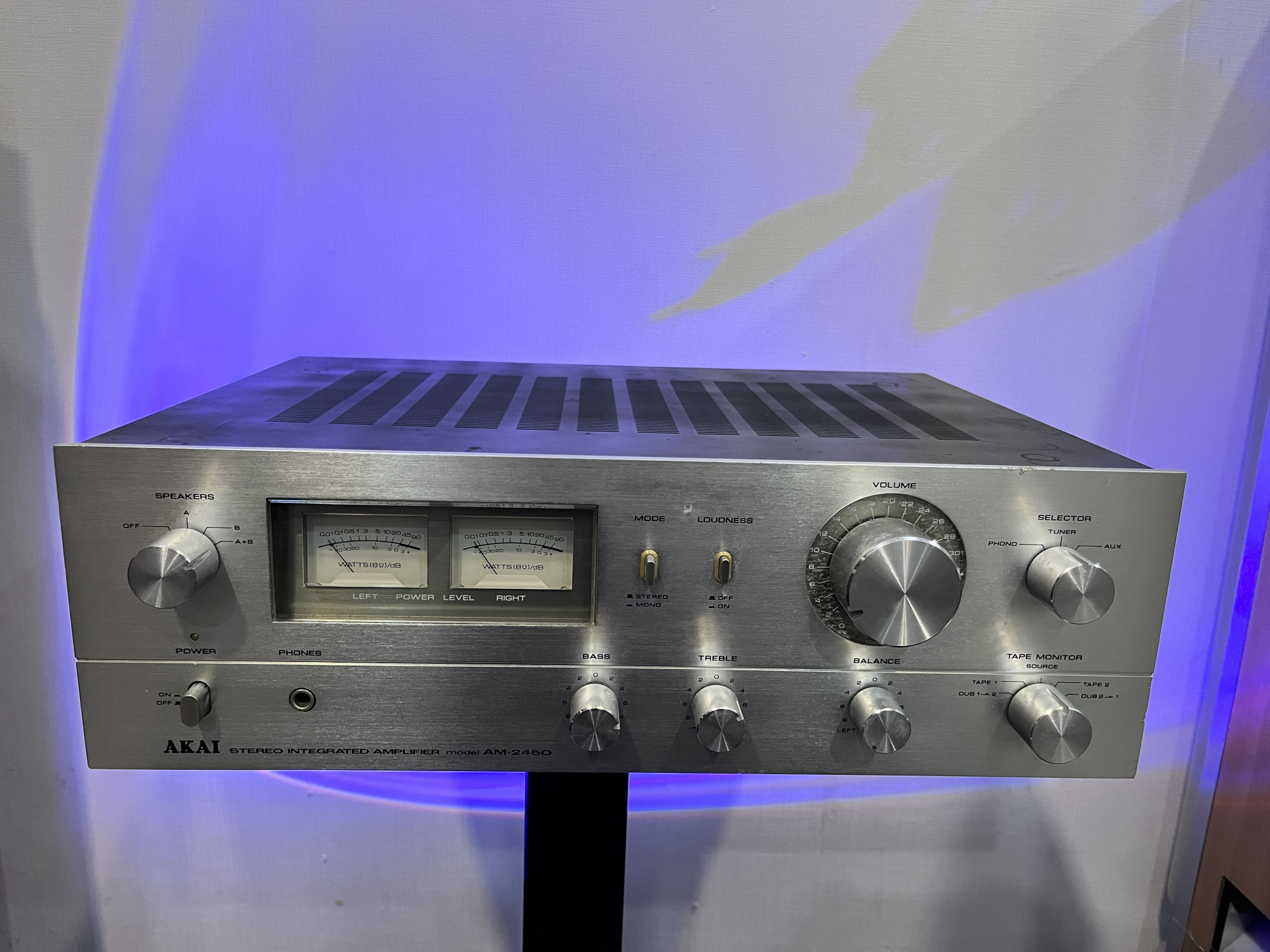 Akai stereo integrated amplifier M-2450