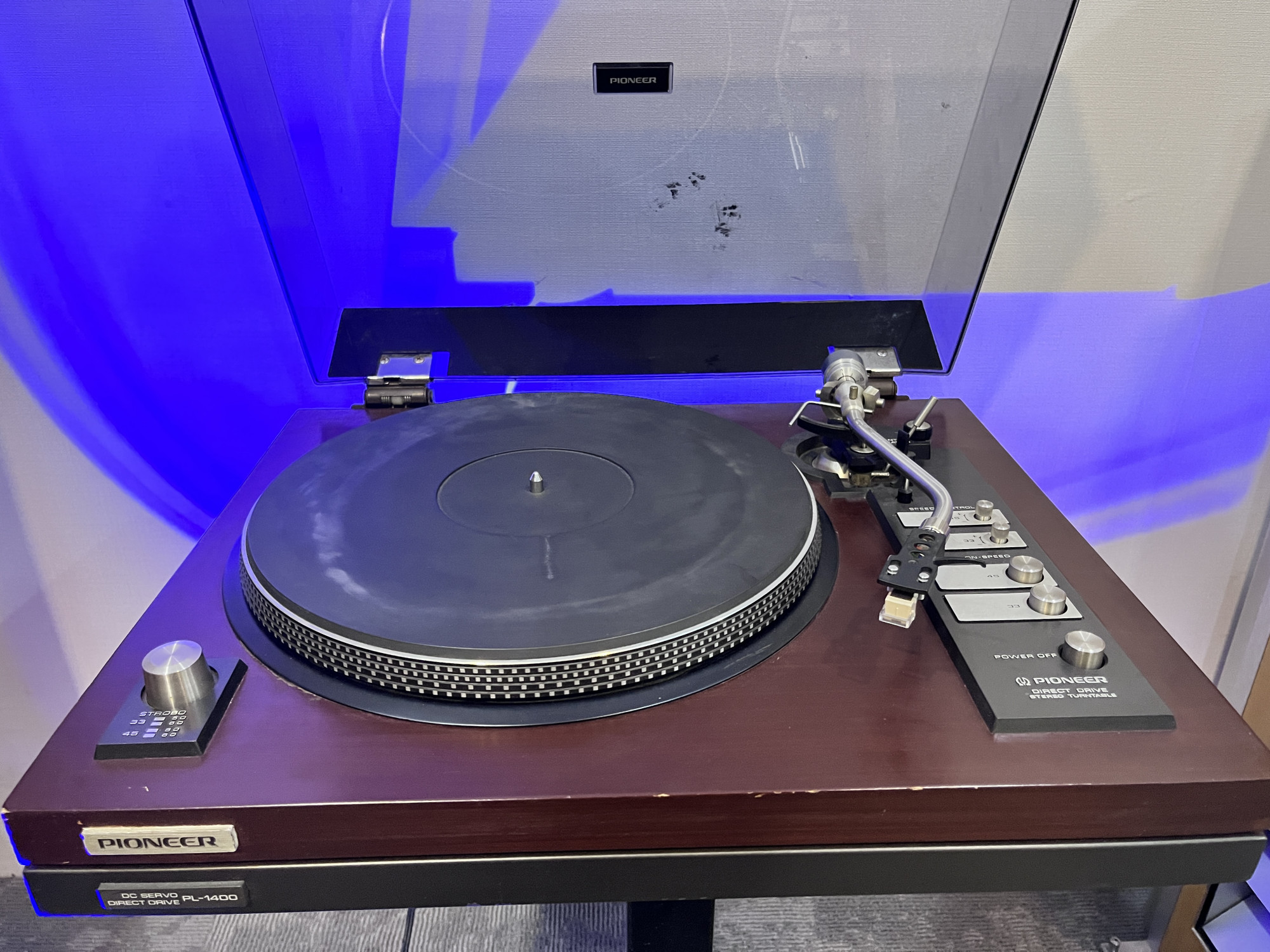 Pionner DC SERVO DIRECT DRIVE PL 1400 turntable