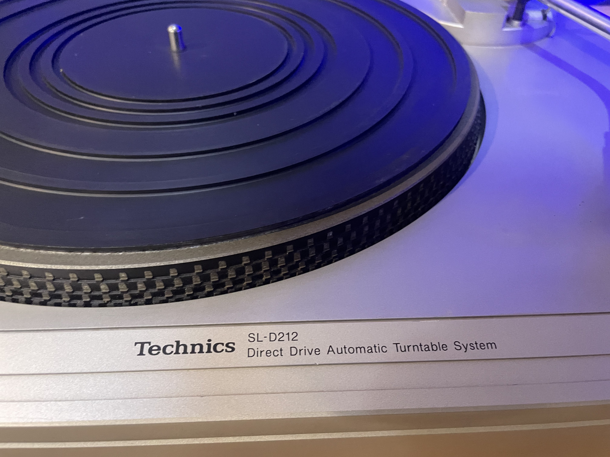 Technics SL-D212