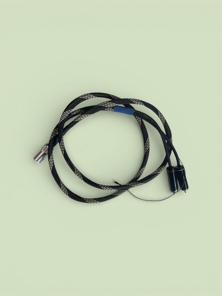 Image of 5-pin DIN to RCA cable ( DIN to RCA interconnect)