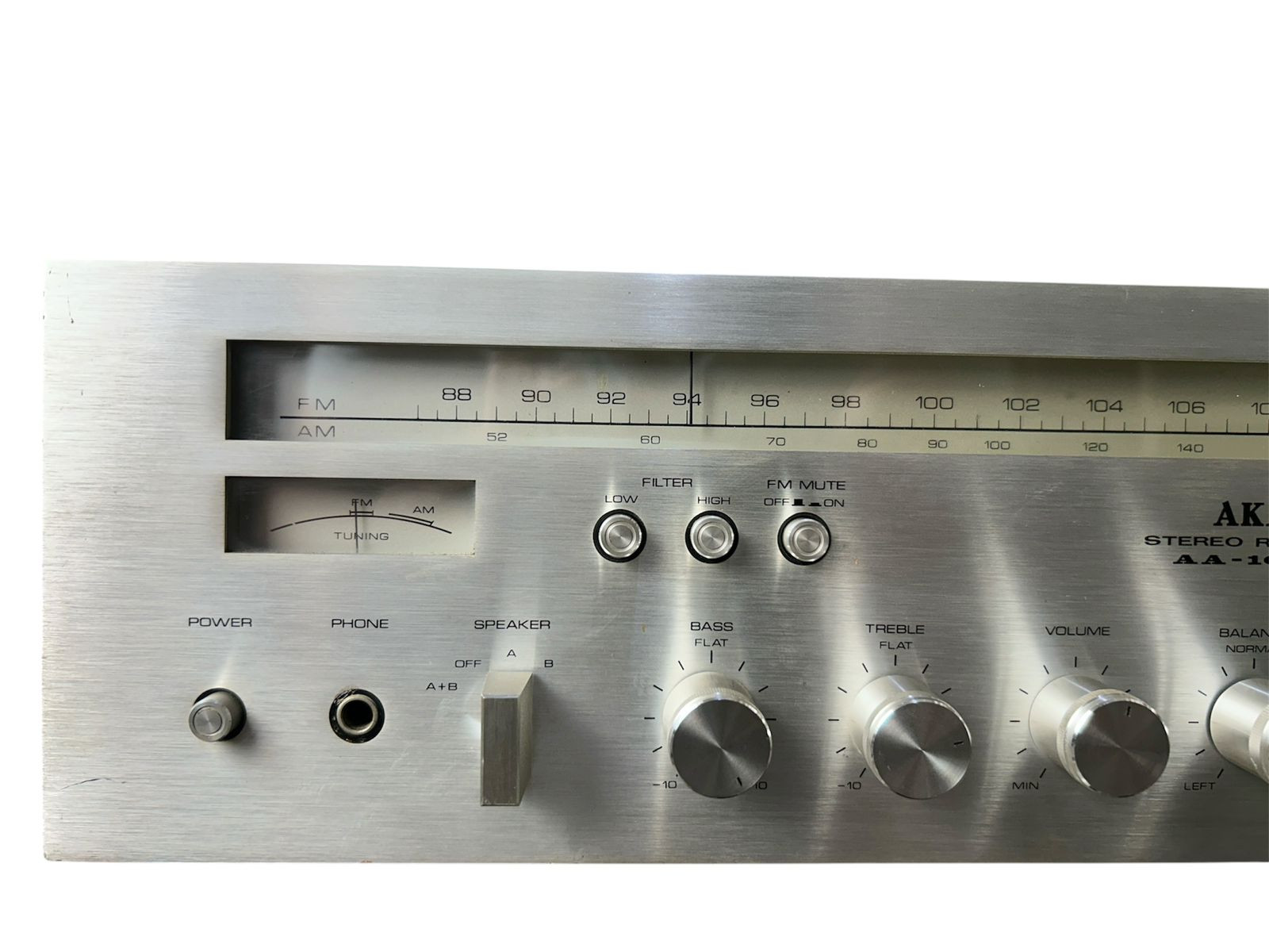 Akai AA-1020 Stereo Receiver