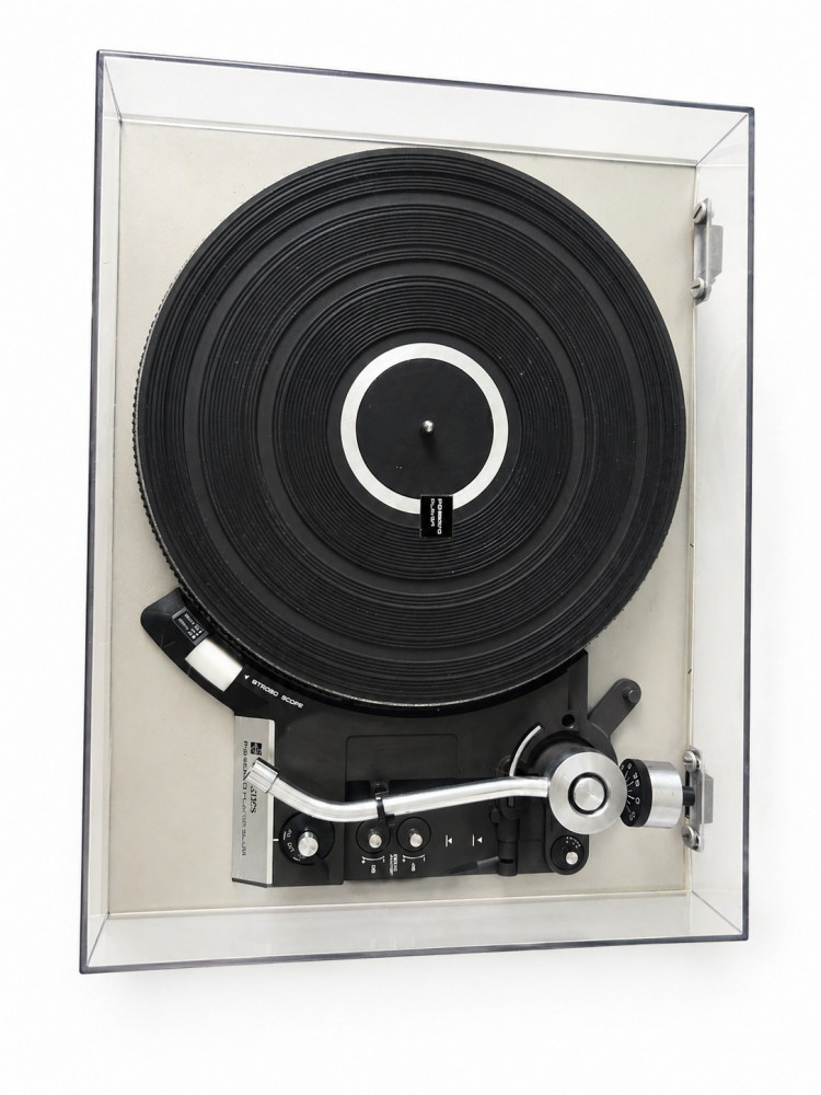 Image of Technics SL-23 Belt-Drive Turntable