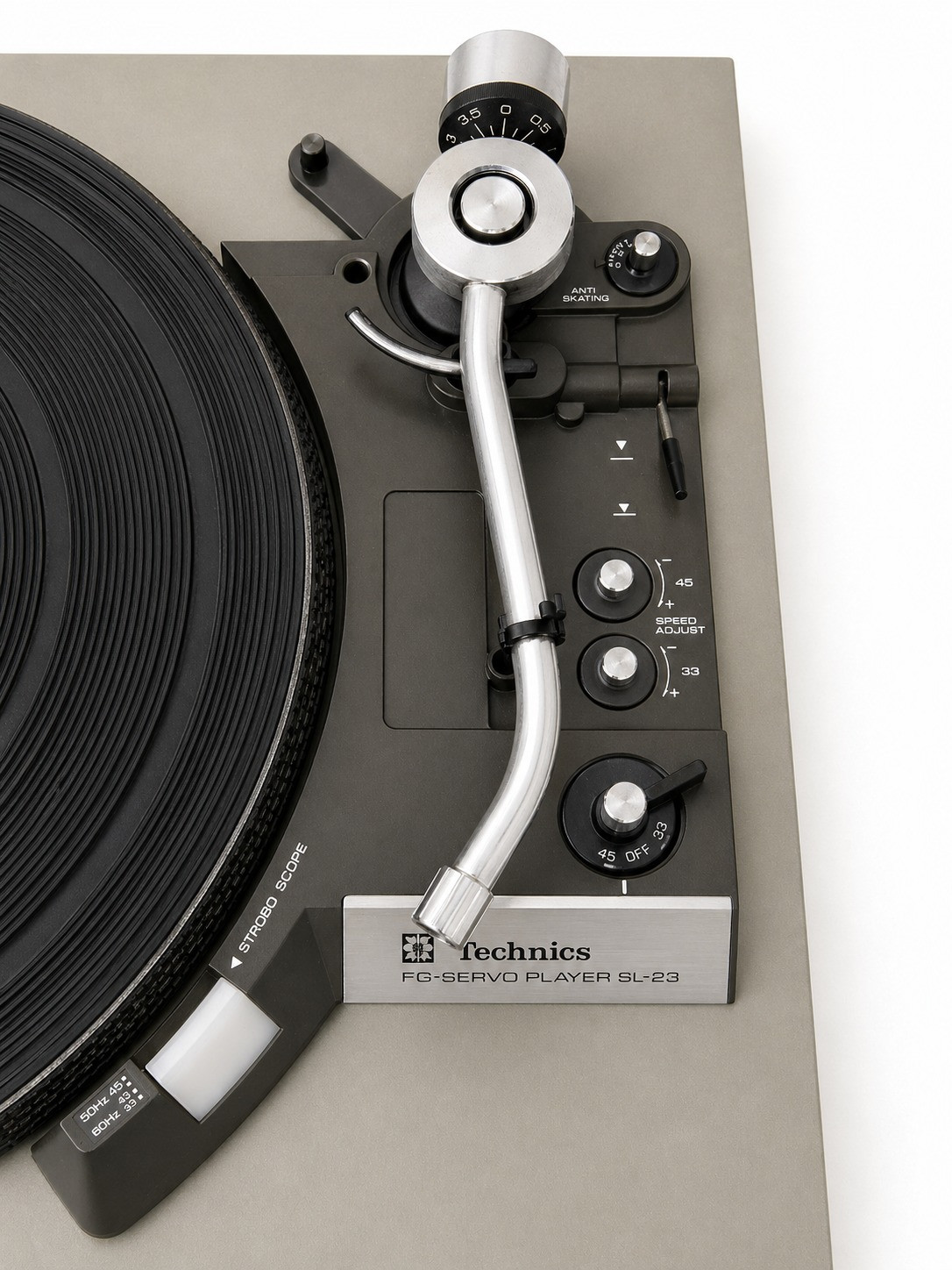 Technics SL-23 Belt-Drive Turntable