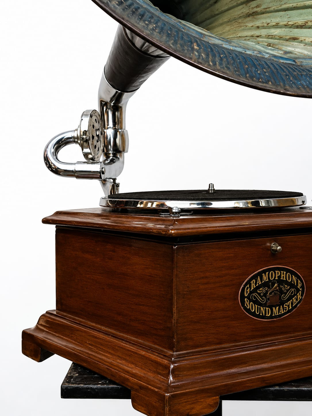 Vintage Acoustic Horn Gramophone