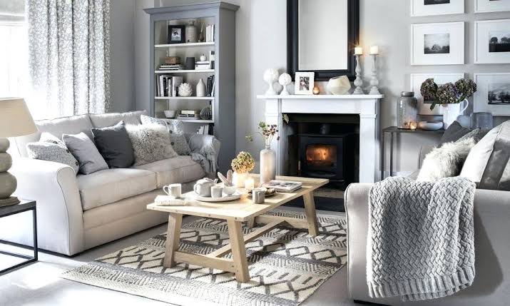 Decorate your living room to receive winter through the big door