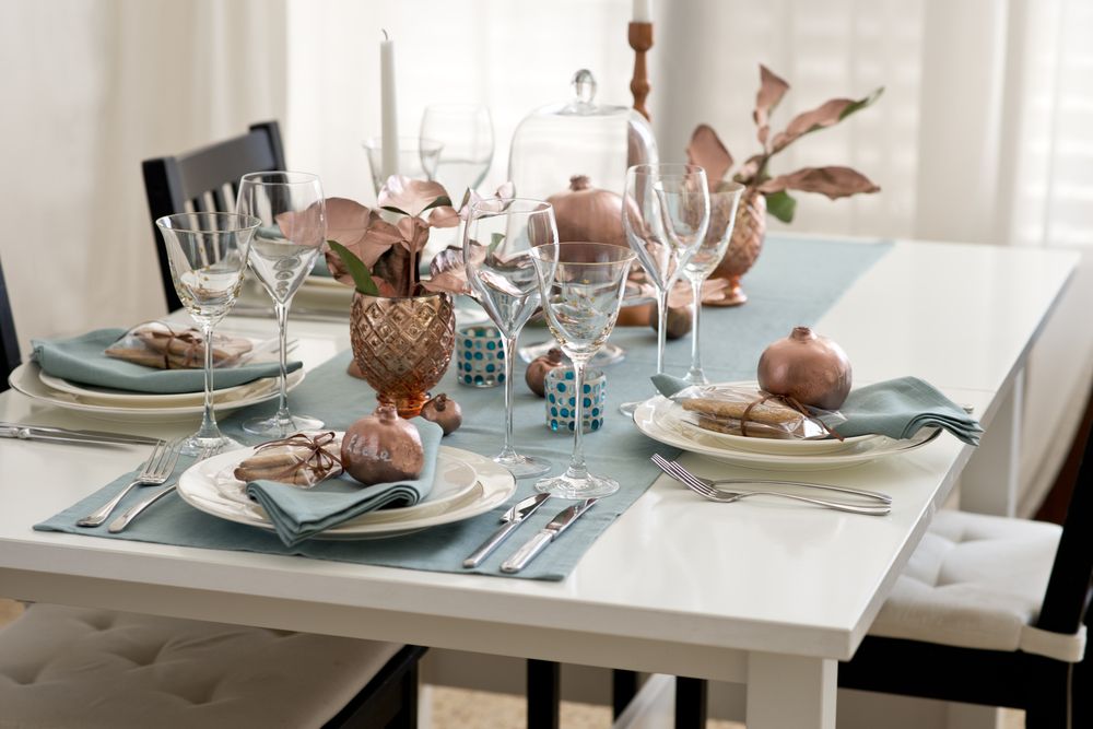 STYLES TO DRESS AND DECORATE A 'FORMAL' TABLE