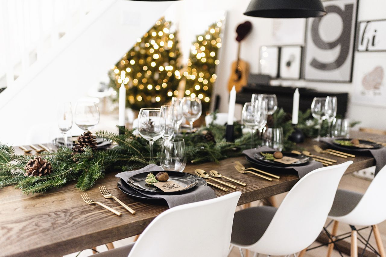 Decorate Christmas tables with style