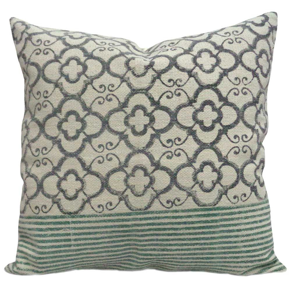 How to enhance living room decor with cushions?