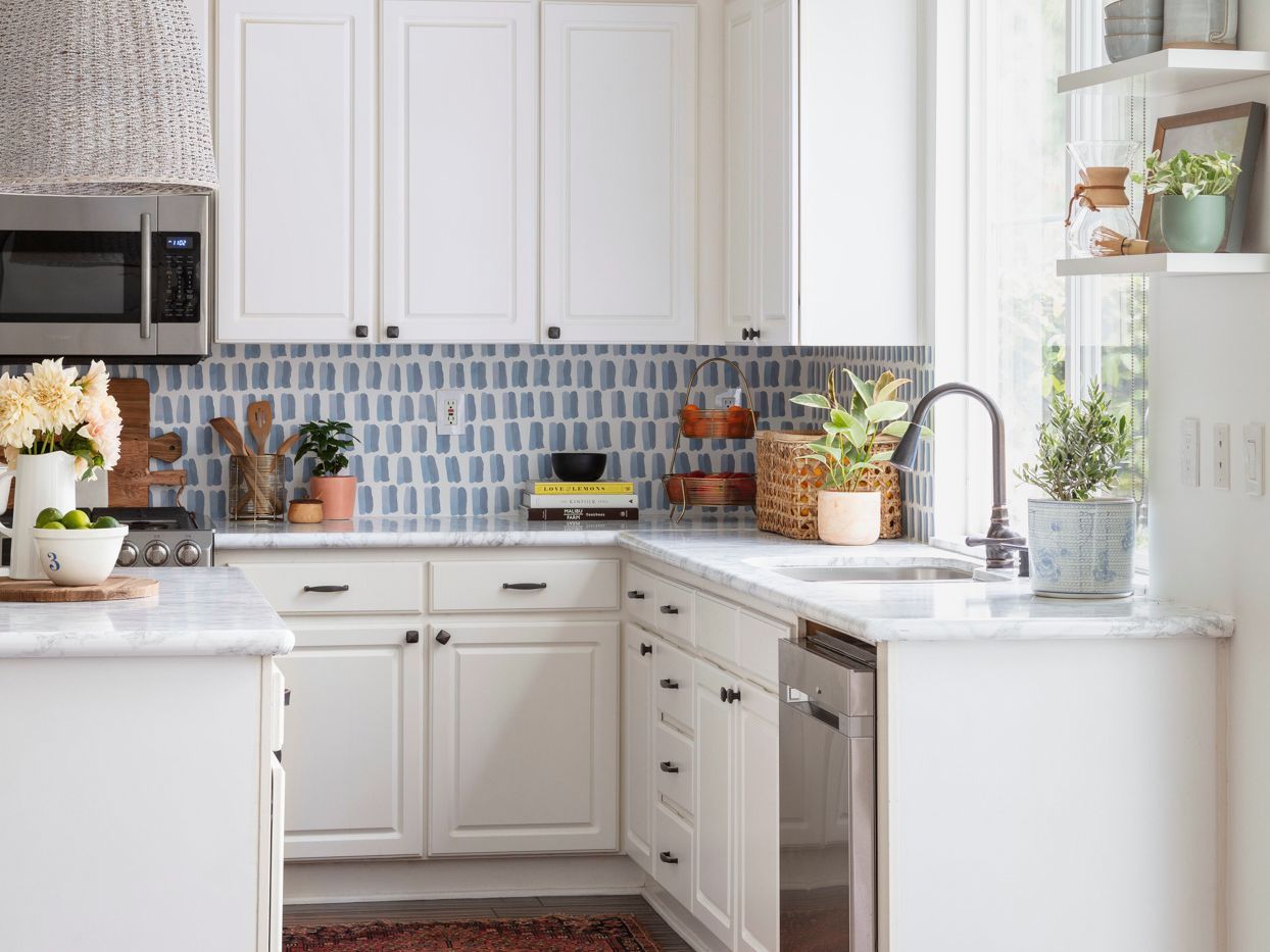 How to decorate a small kitchen