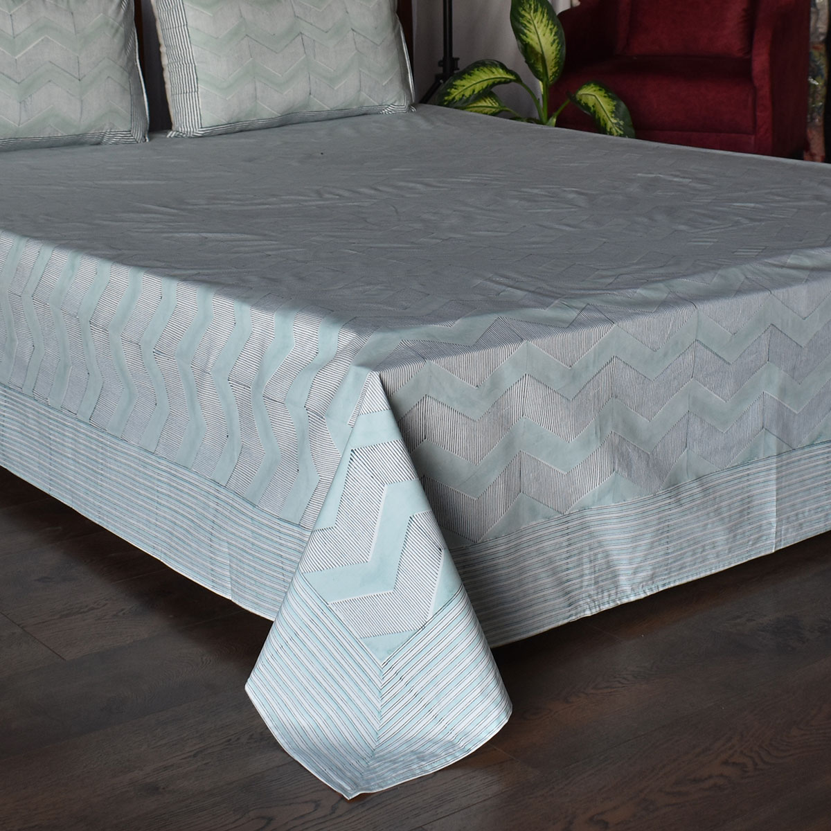 King Size Block Printed Percale Fine Cotton Bedspread with 2 Pillow Cases 100902