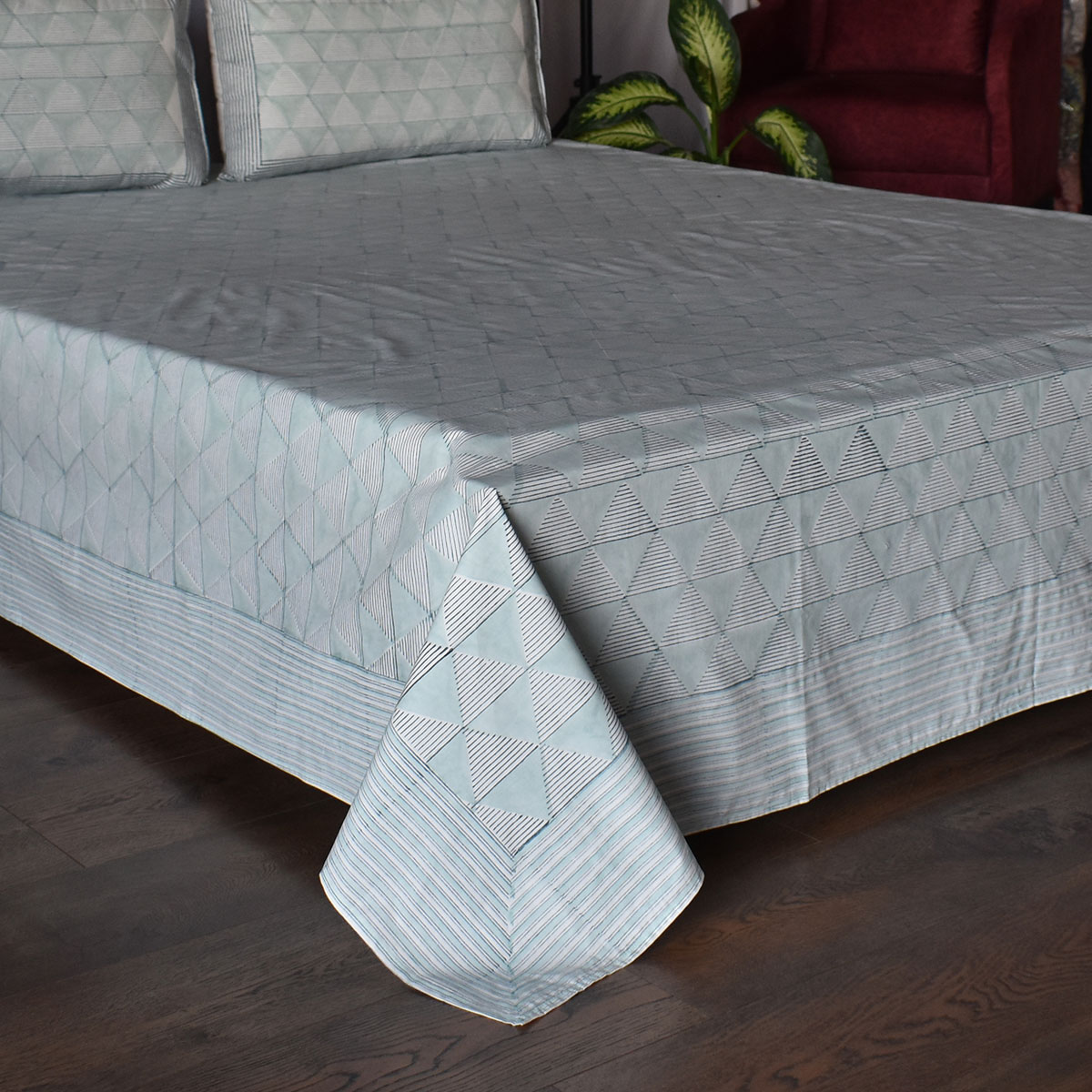 King Size Block Printed Percale Fine Cotton Bedspread with 2 Pillow Cases 100913