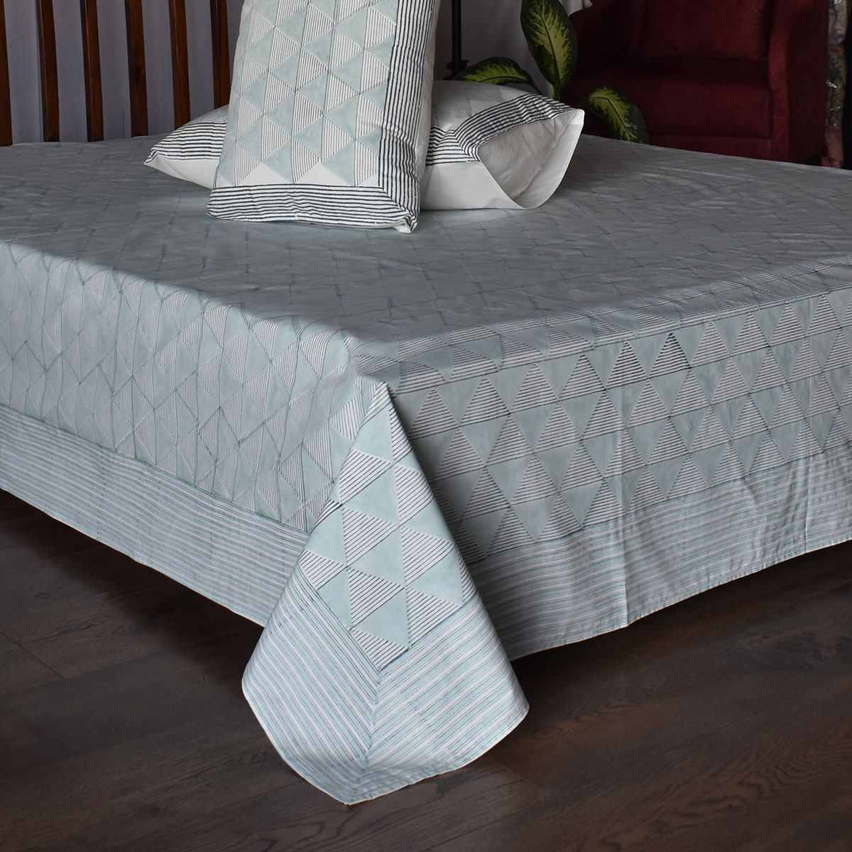 King Size Block Printed Percale Fine Cotton Bedspread with 2 Pillow Cases 100913