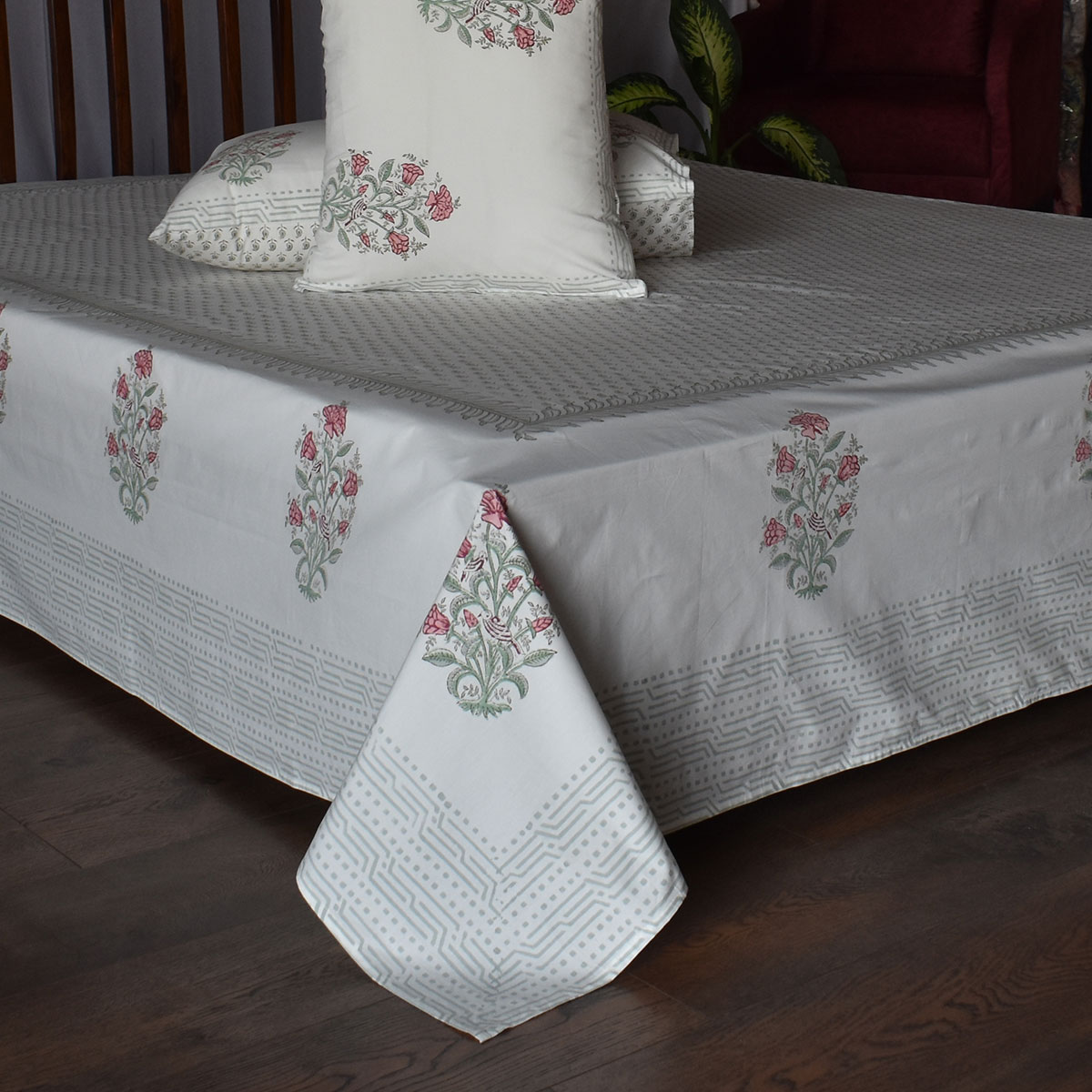King Size Block Printed Percale Fine Cotton Bedspread with 2 Pillow Cases 100927