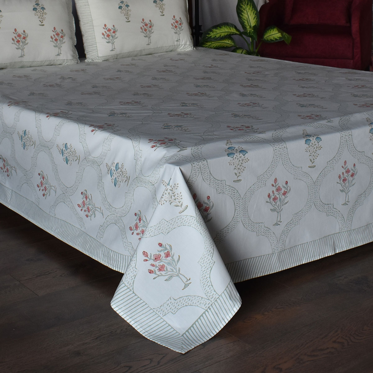Queen Size Percale Fine Cotton Bedspread with 2 Pillow Cases 200012