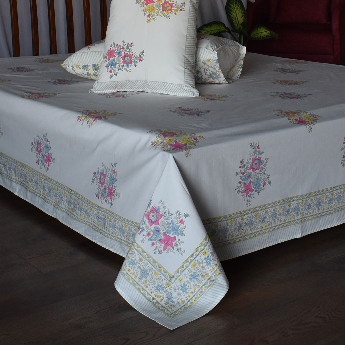 Queen Size Percale Fine Cotton Bedspread with 2 Pillow Cases 200021