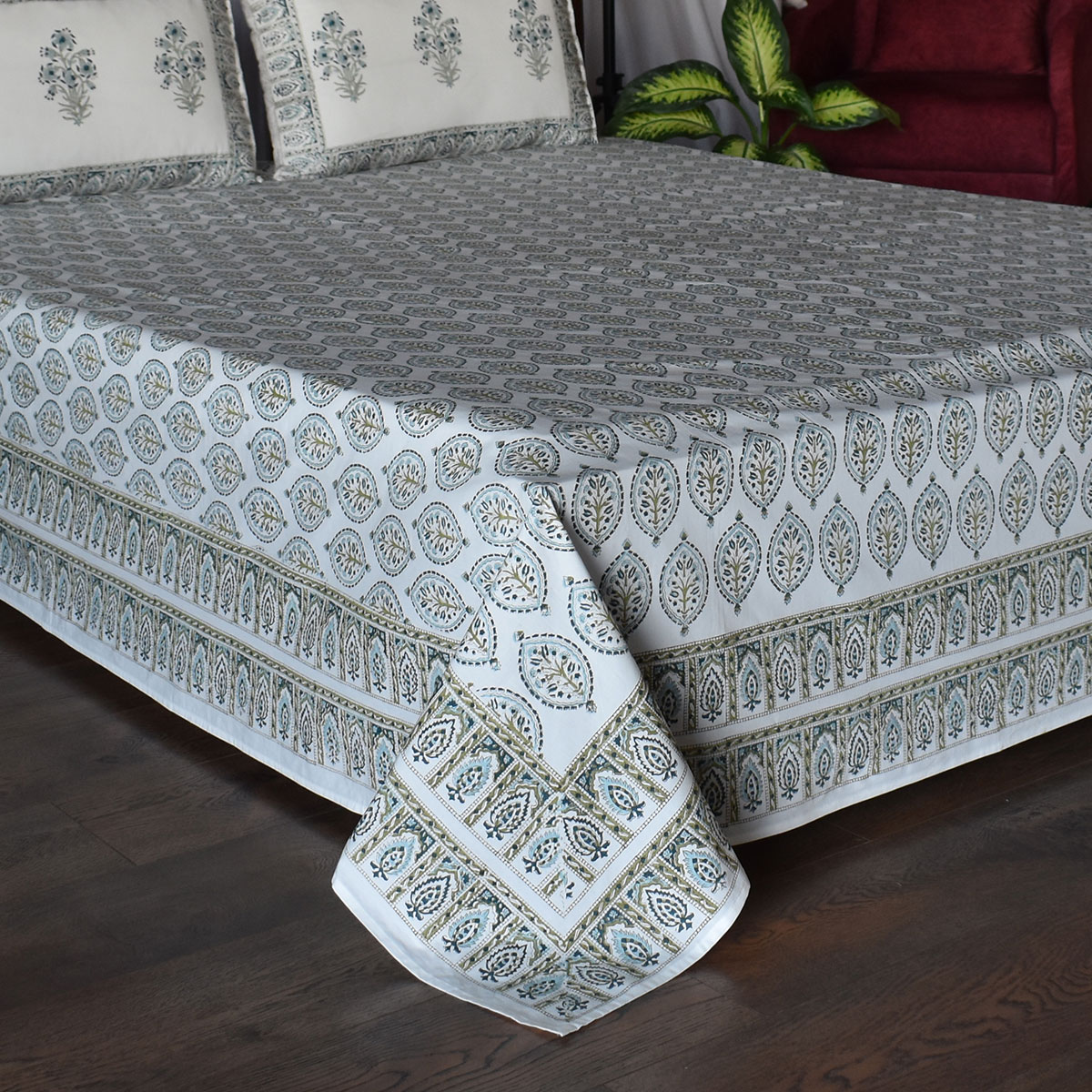 Queen Size Percale Fine Cotton Bedspread with 2 Pillow Cases 200026