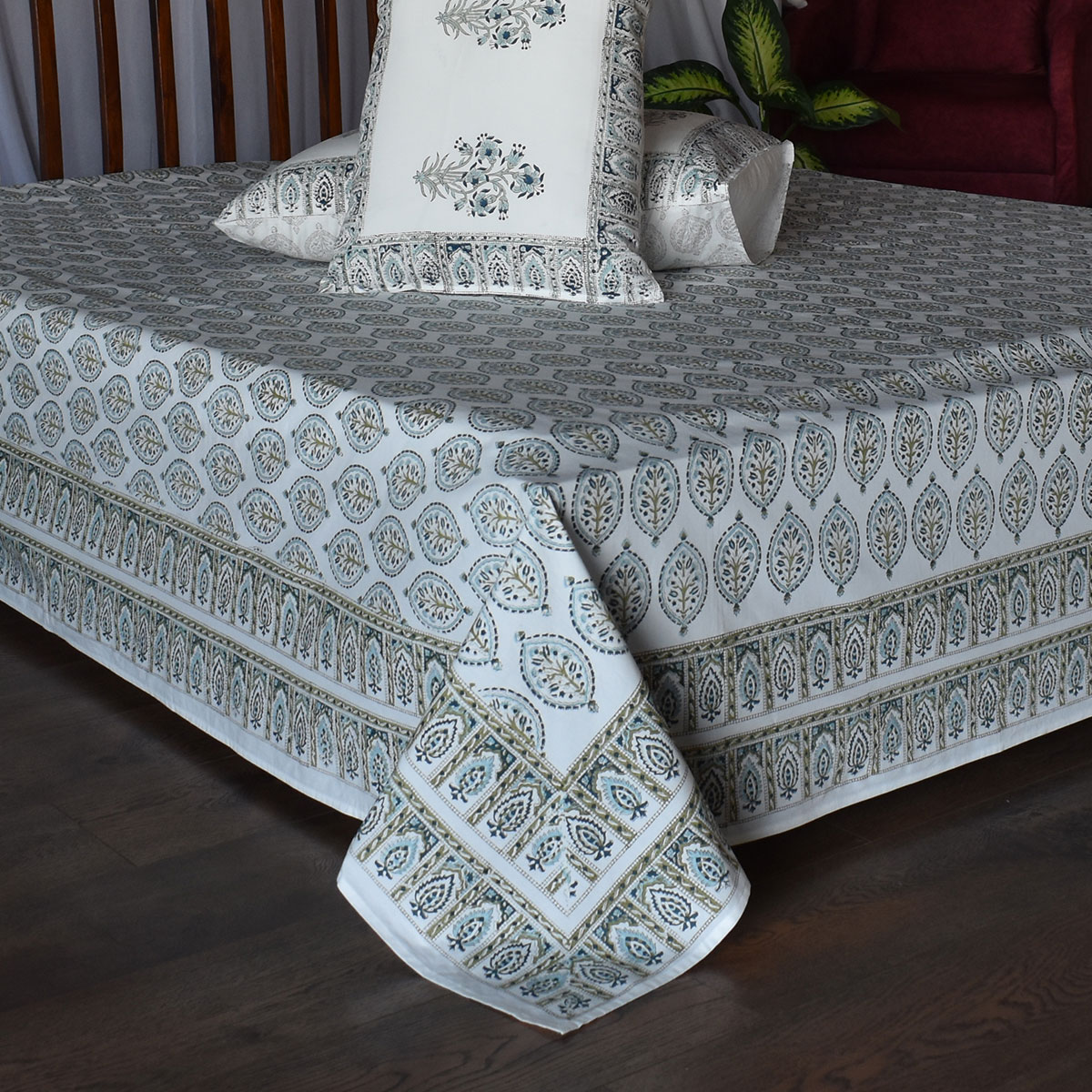Queen Size Percale Fine Cotton Bedspread with 2 Pillow Cases 200026