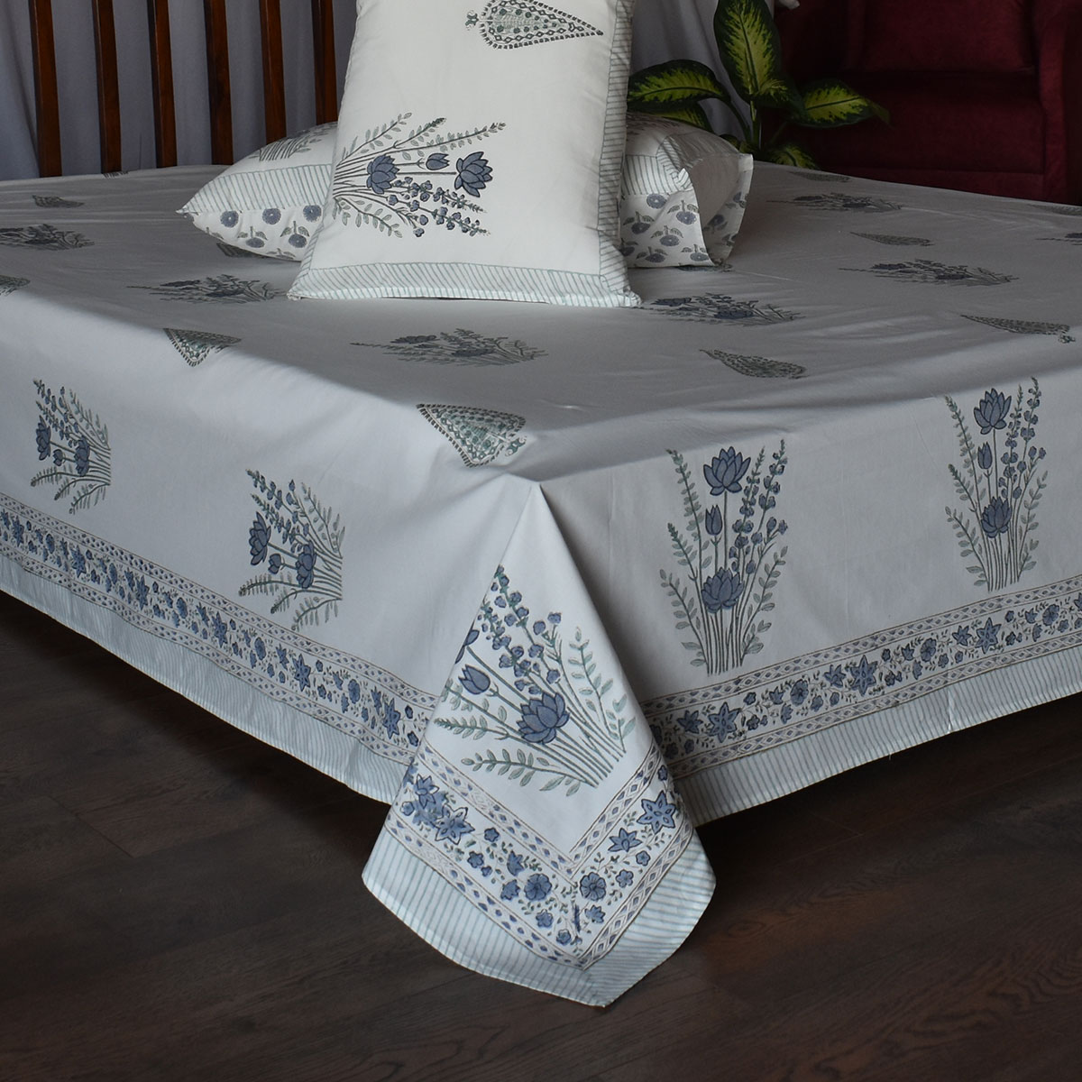Queen Size Percale Fine Cotton Bedspread with 2 Pillow Cases 200031
