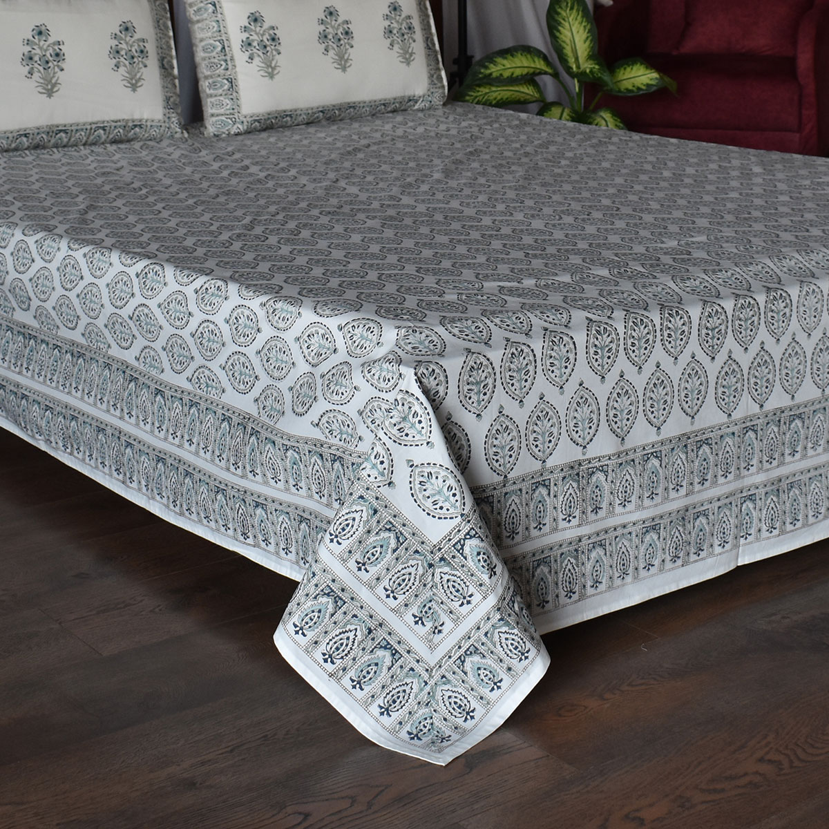 Queen Size Percale Fine Cotton Bedspread with 2 Pillow Cases 200039