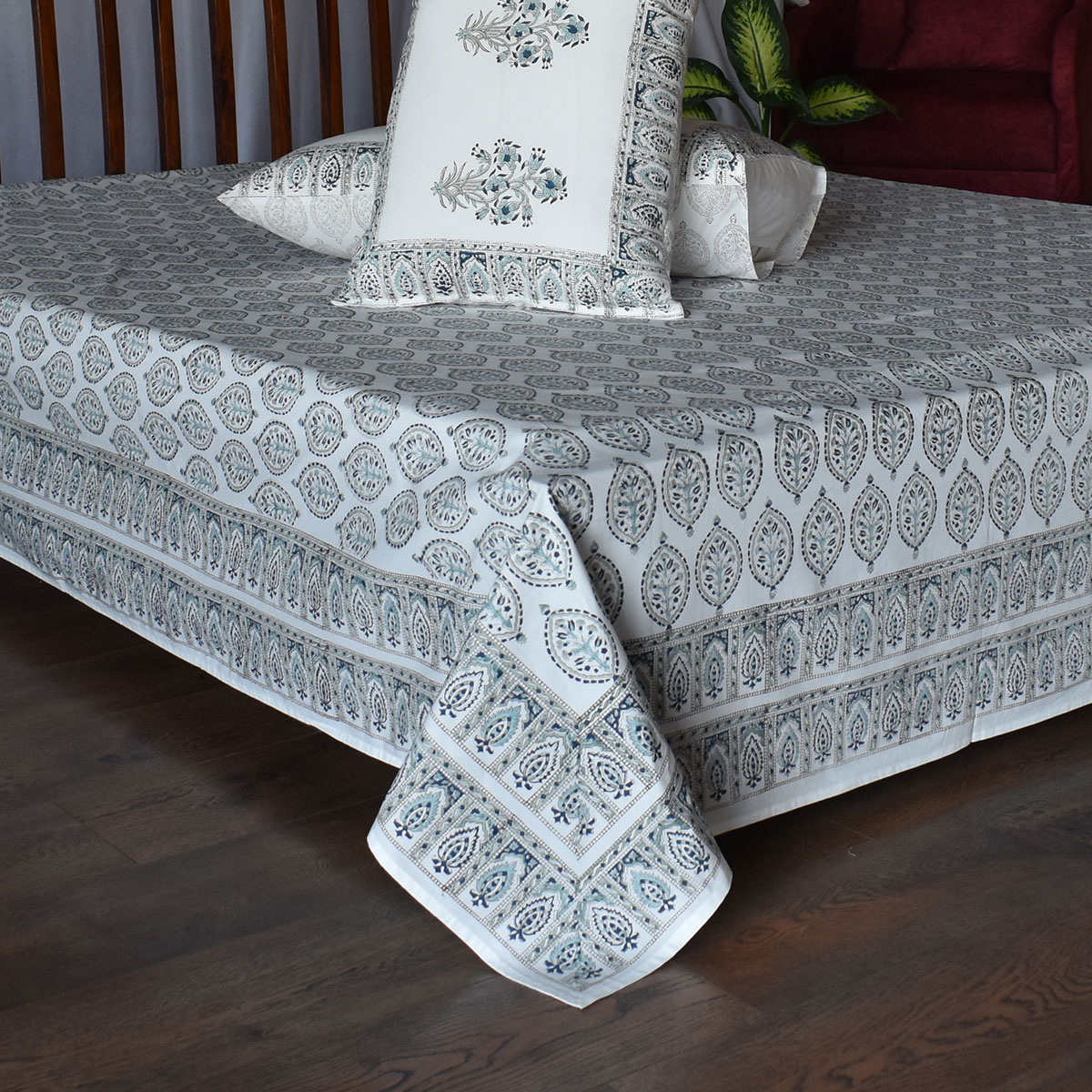 Queen Size Percale Fine Cotton Bedspread with 2 Pillow Cases 200039