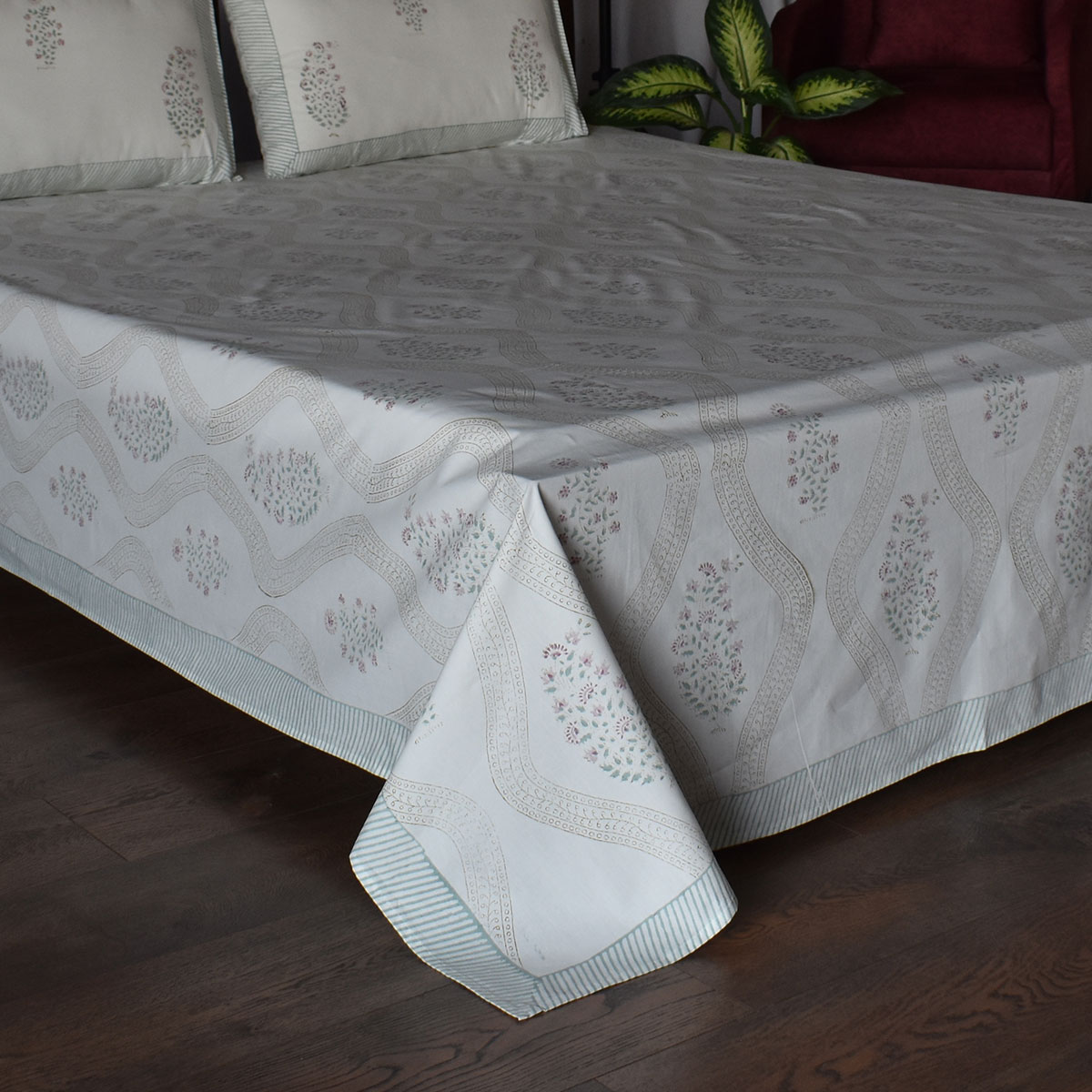 Queen Size Percale Fine Cotton Bedspread with 2 Pillow Cases 200082